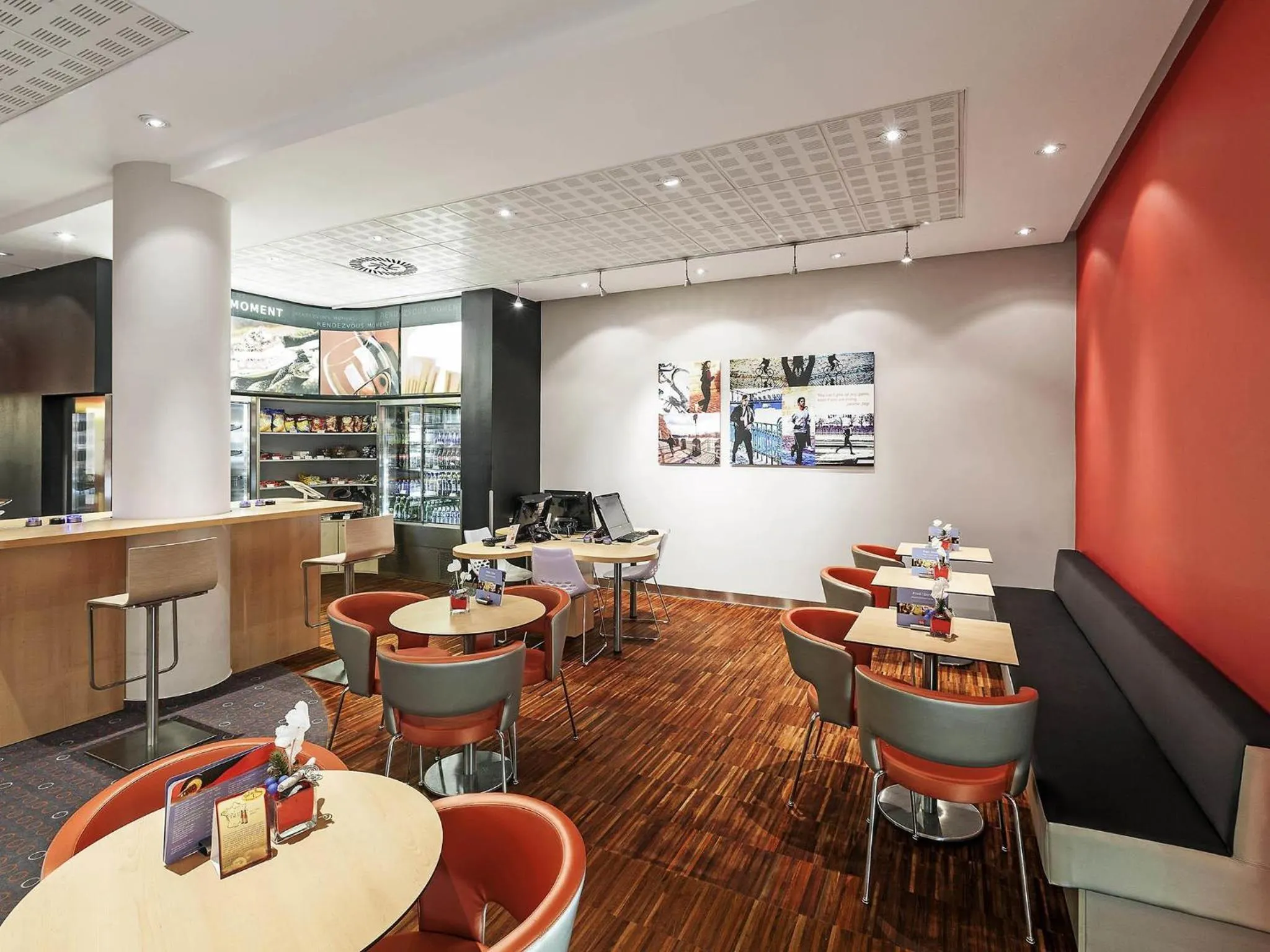 Lounge or bar in Ibis Praha Old Town