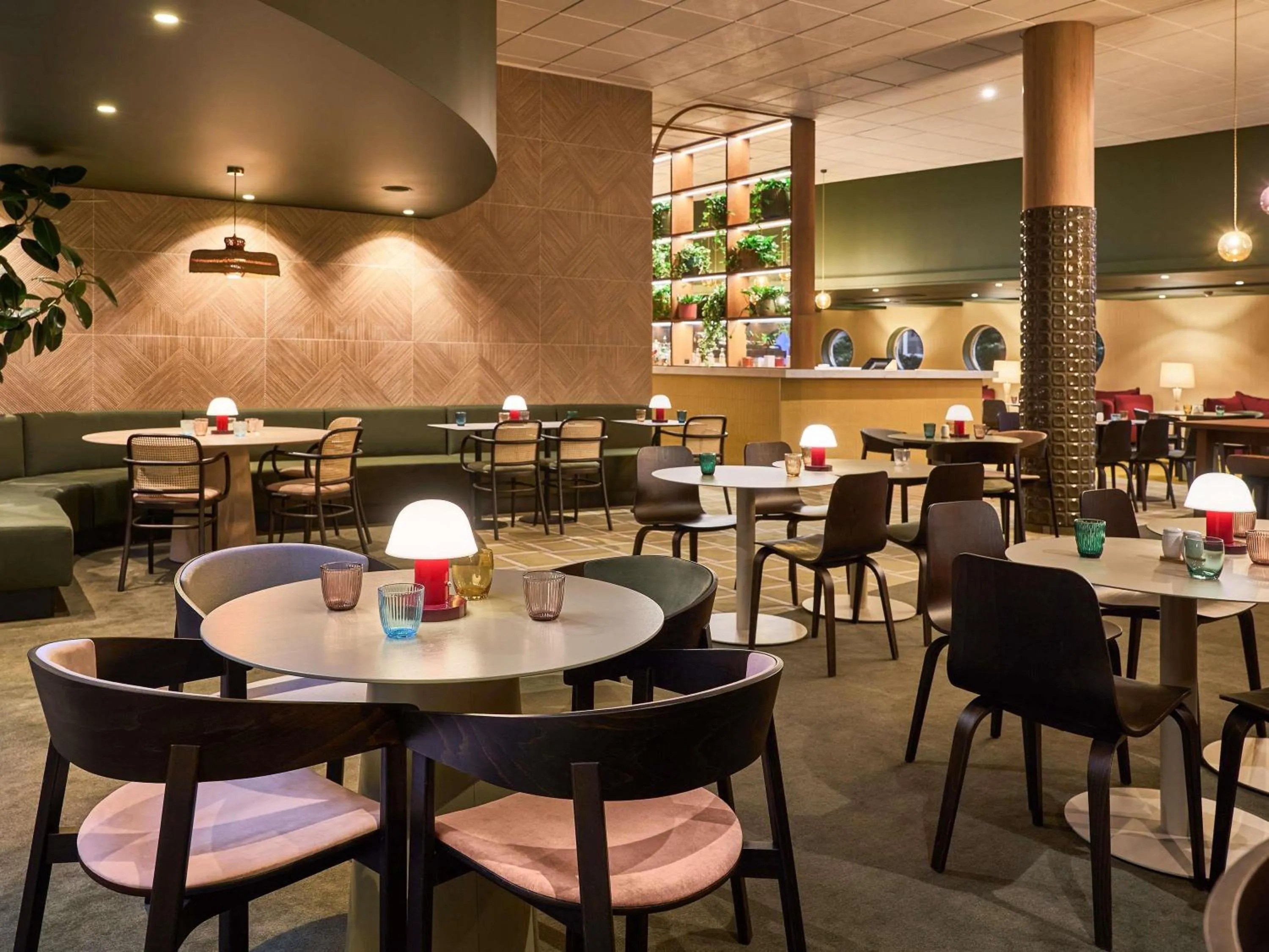 Restaurant/places to eat in Novotel Praha Wenceslas Square