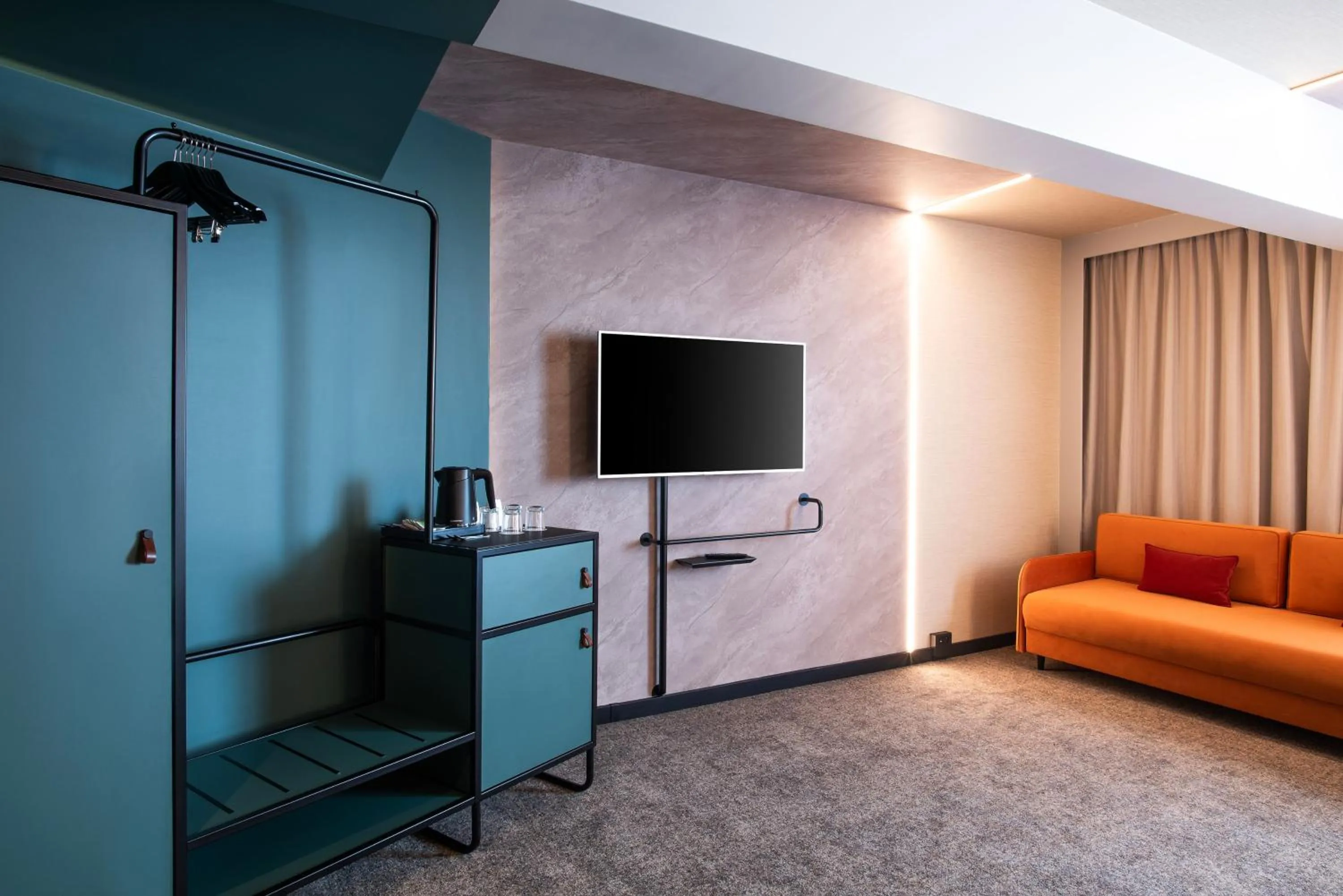 Communal lounge/ TV room in Novotel Praha Wenceslas Square