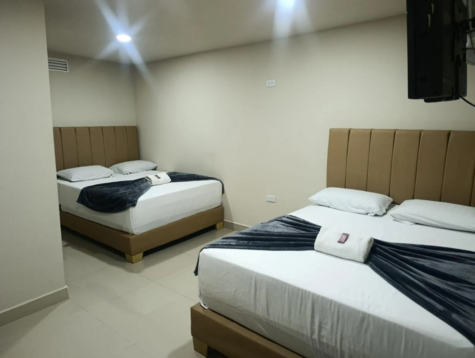 Deluxe Triple Room in Hotel Select Medellin