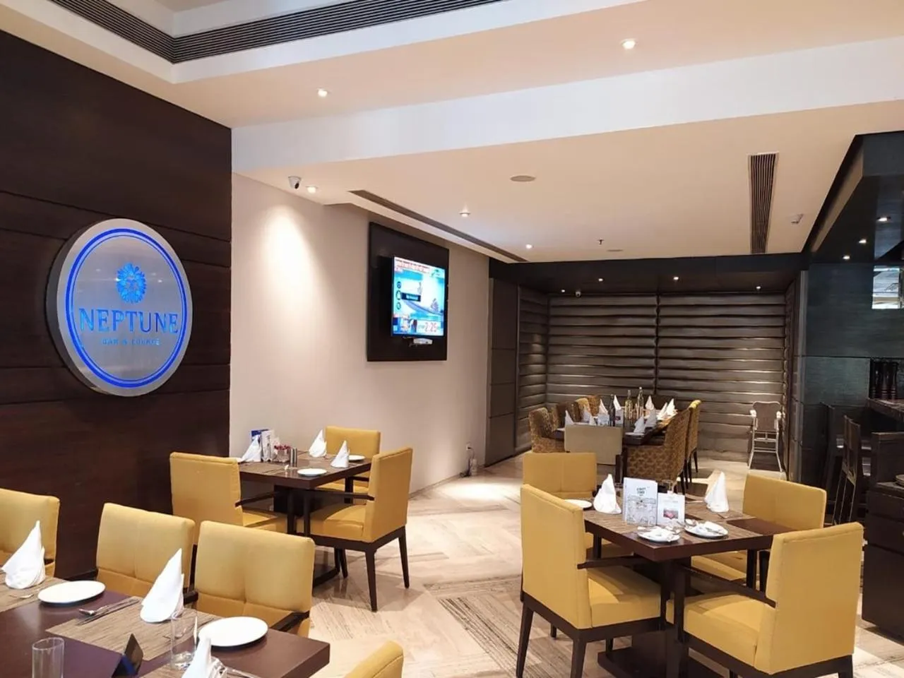 Restaurant/places to eat in Fortune District Centre, Ghaziabad - Member ITC Hotels' Group