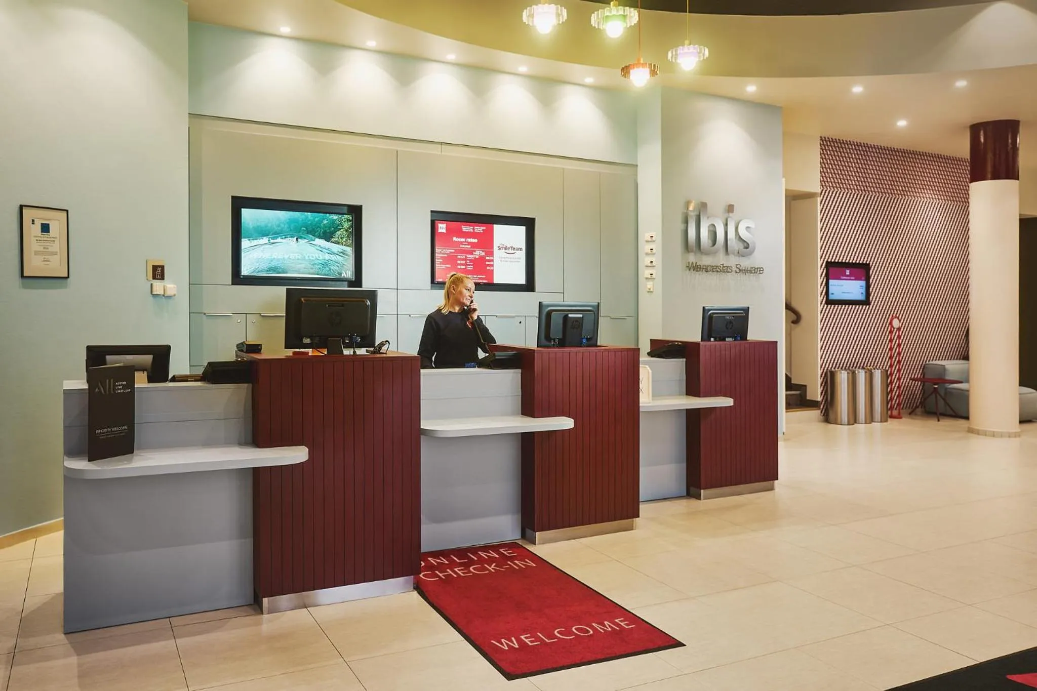 Lobby or reception in Ibis Praha Wenceslas Square