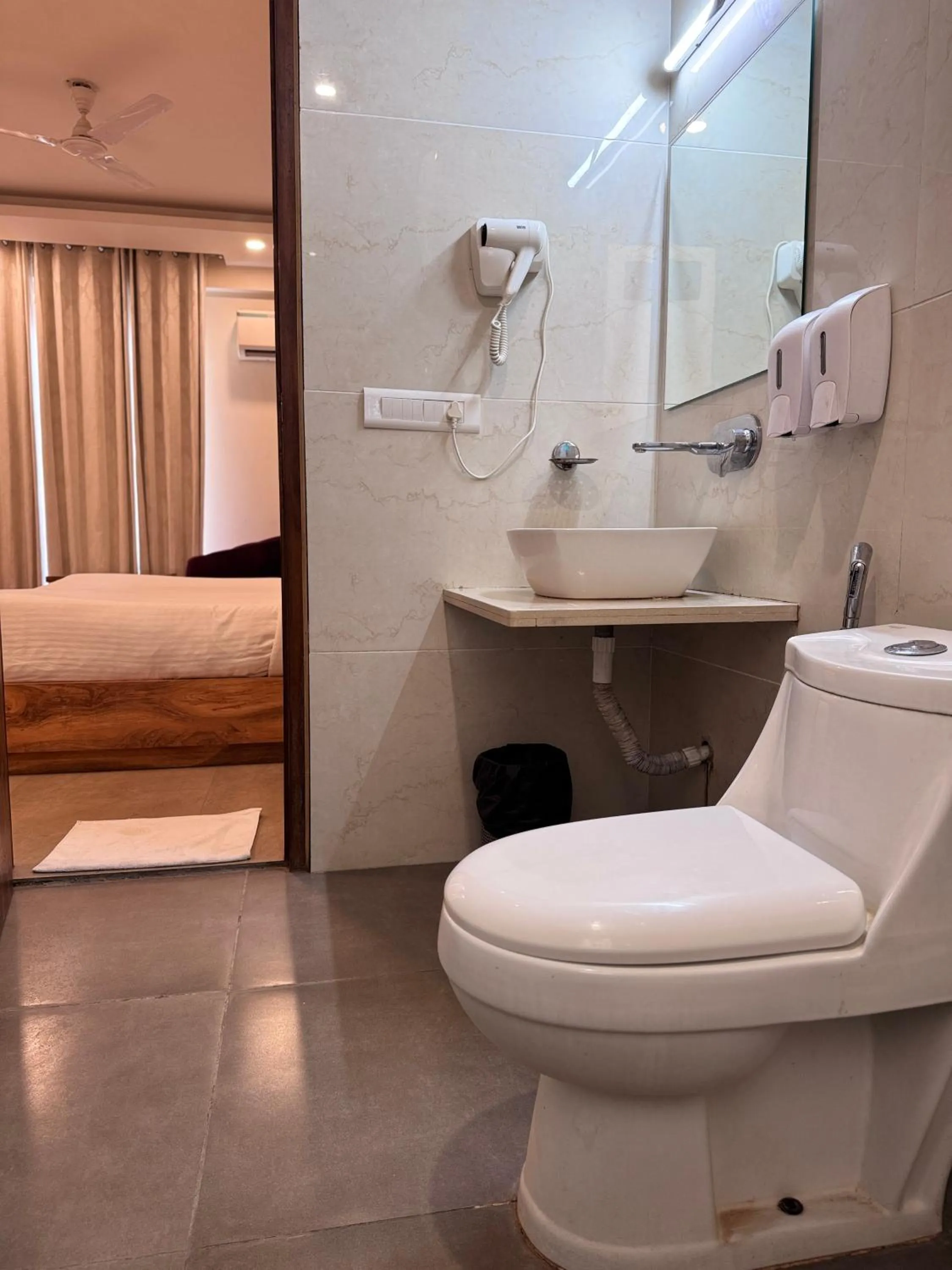 Bathroom in Hotel Golf View Suites-Golf Course Road Gurgaon