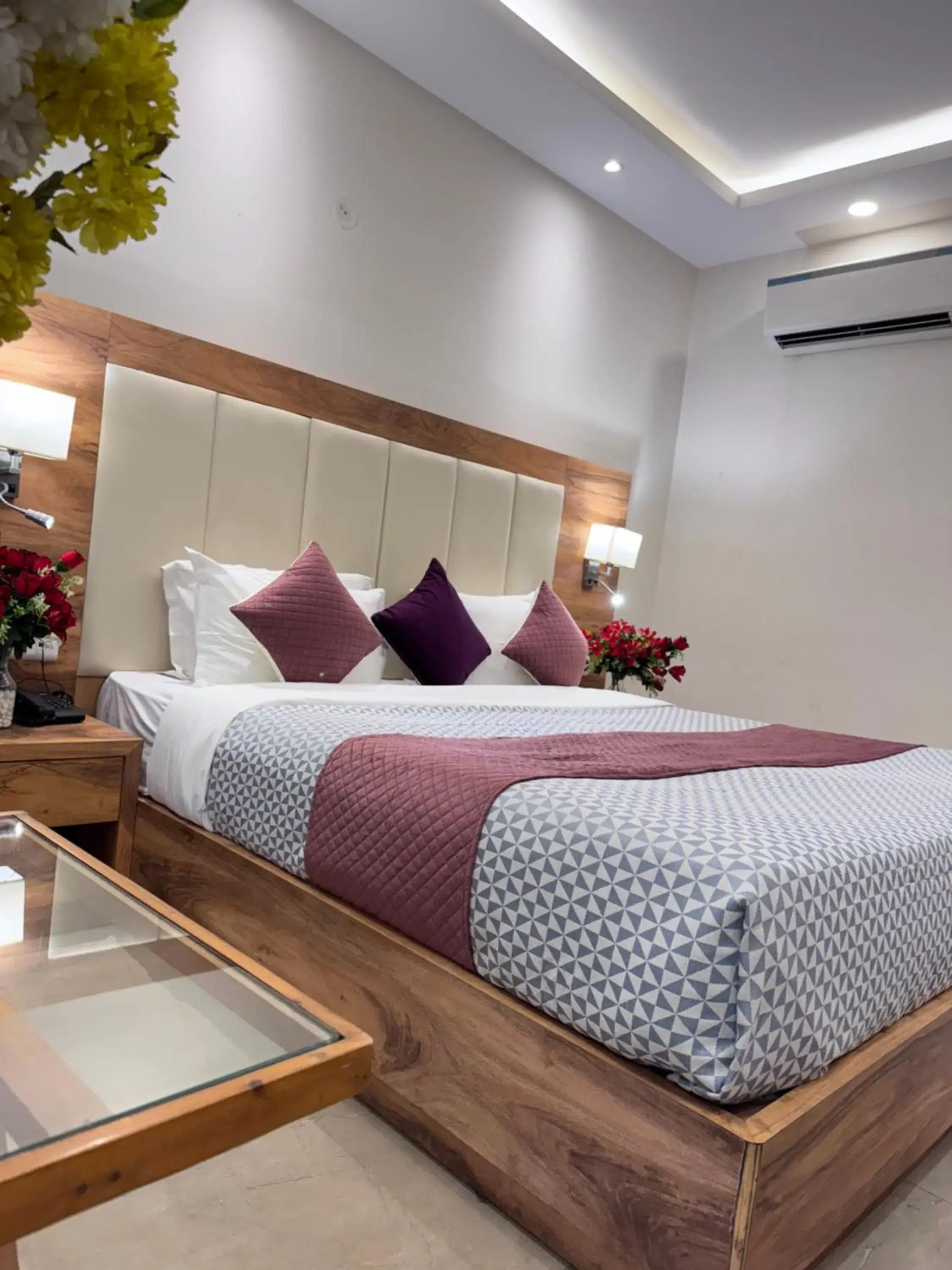 Bedroom, Bed in Hotel Golf View Suites-Golf Course Road Gurgaon Bedroom, Bed in Hotel Golf View Suites-Golf Course Road Gurgaon