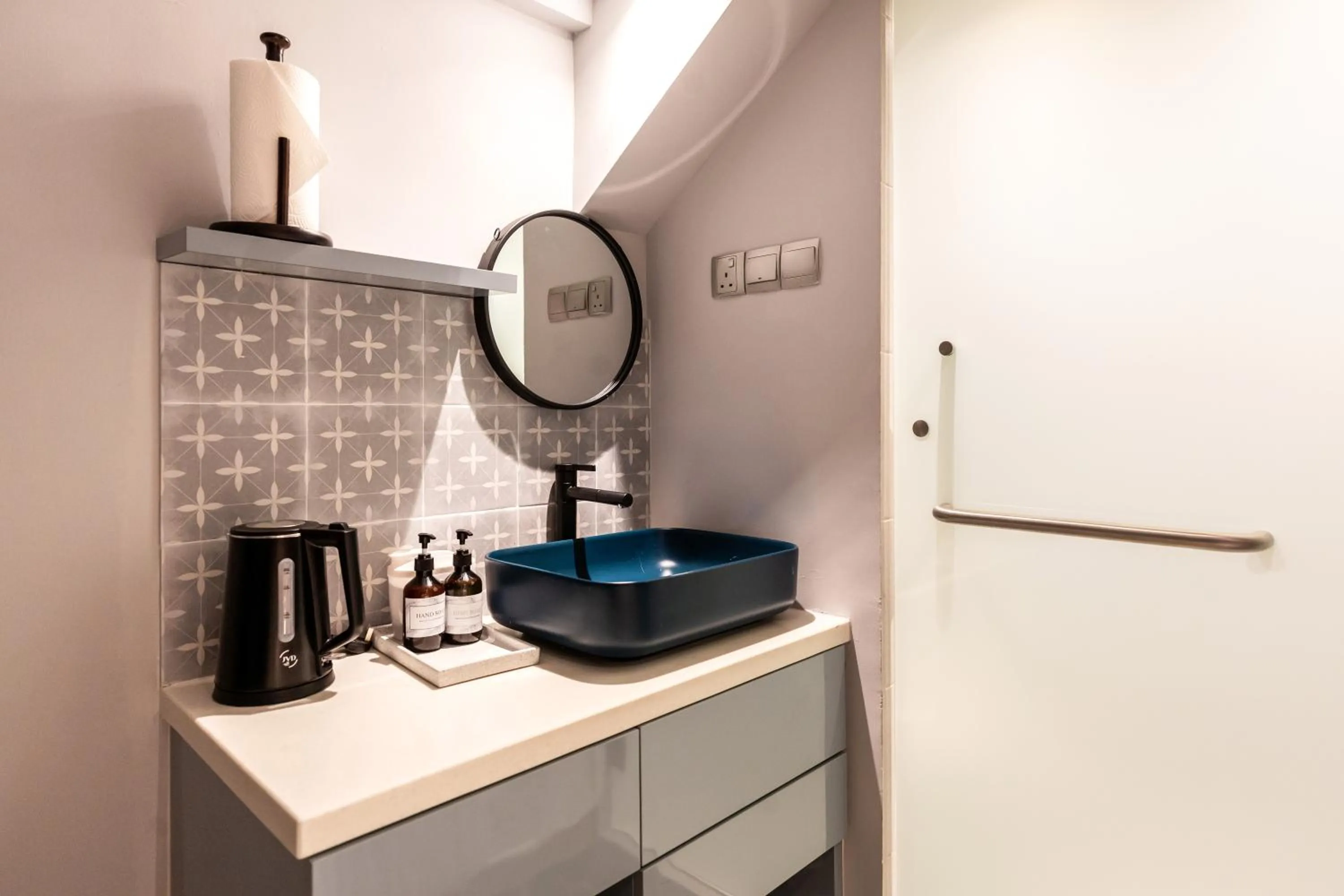 Coffee/tea facilities in Heritage Collection on Arab - Mobile App Check-In