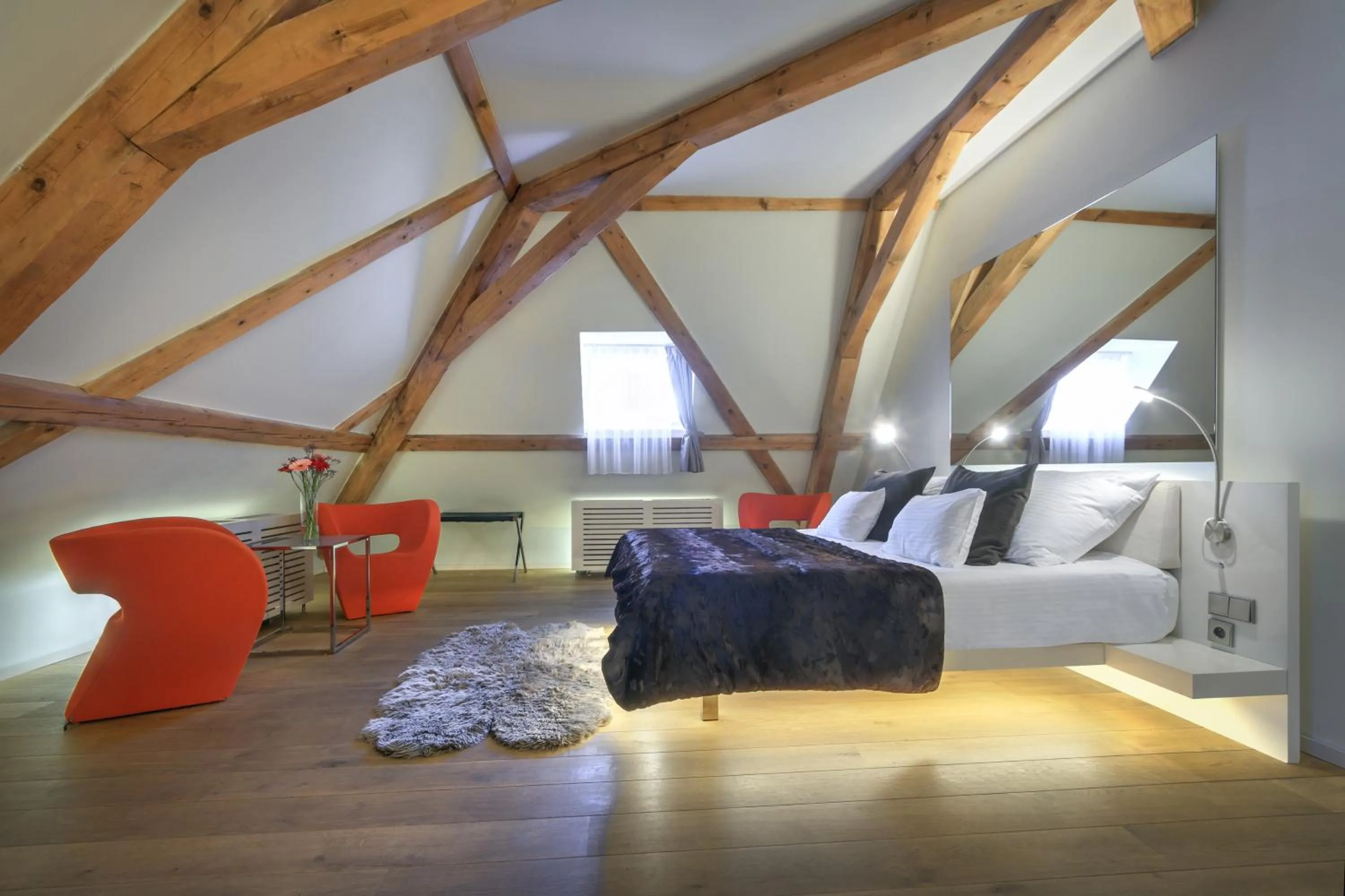 Bedroom in Three Storks