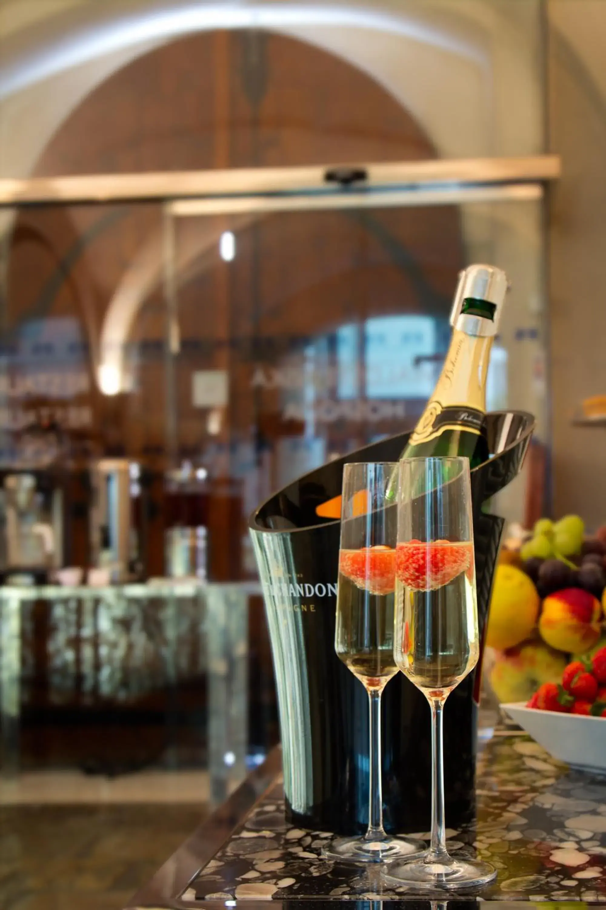 Restaurant/places to eat in Three Storks Restaurant/places to eat in Three Storks