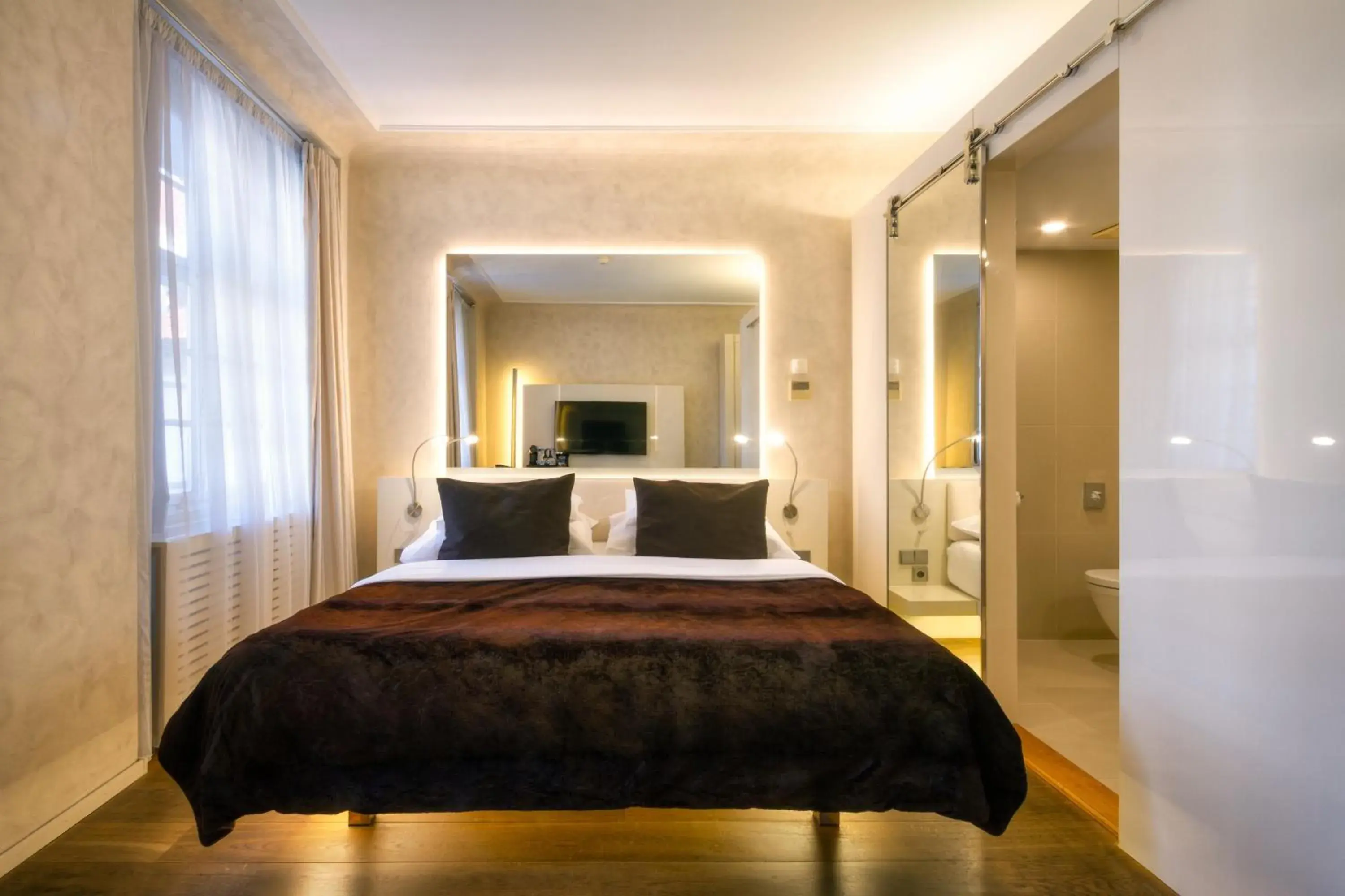 Bed in Three Storks Bed in Three Storks