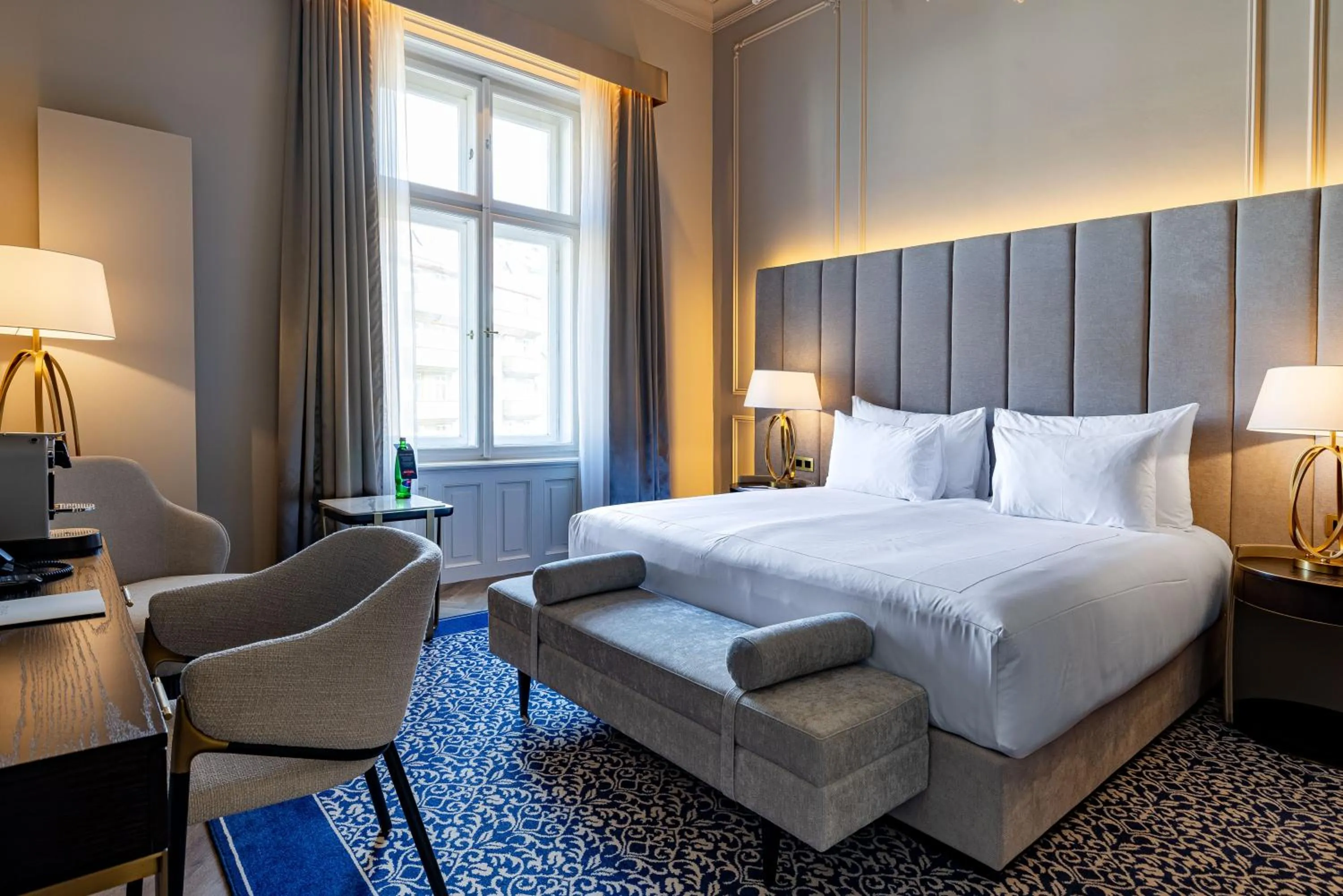 Bed in Grandhotel Pupp