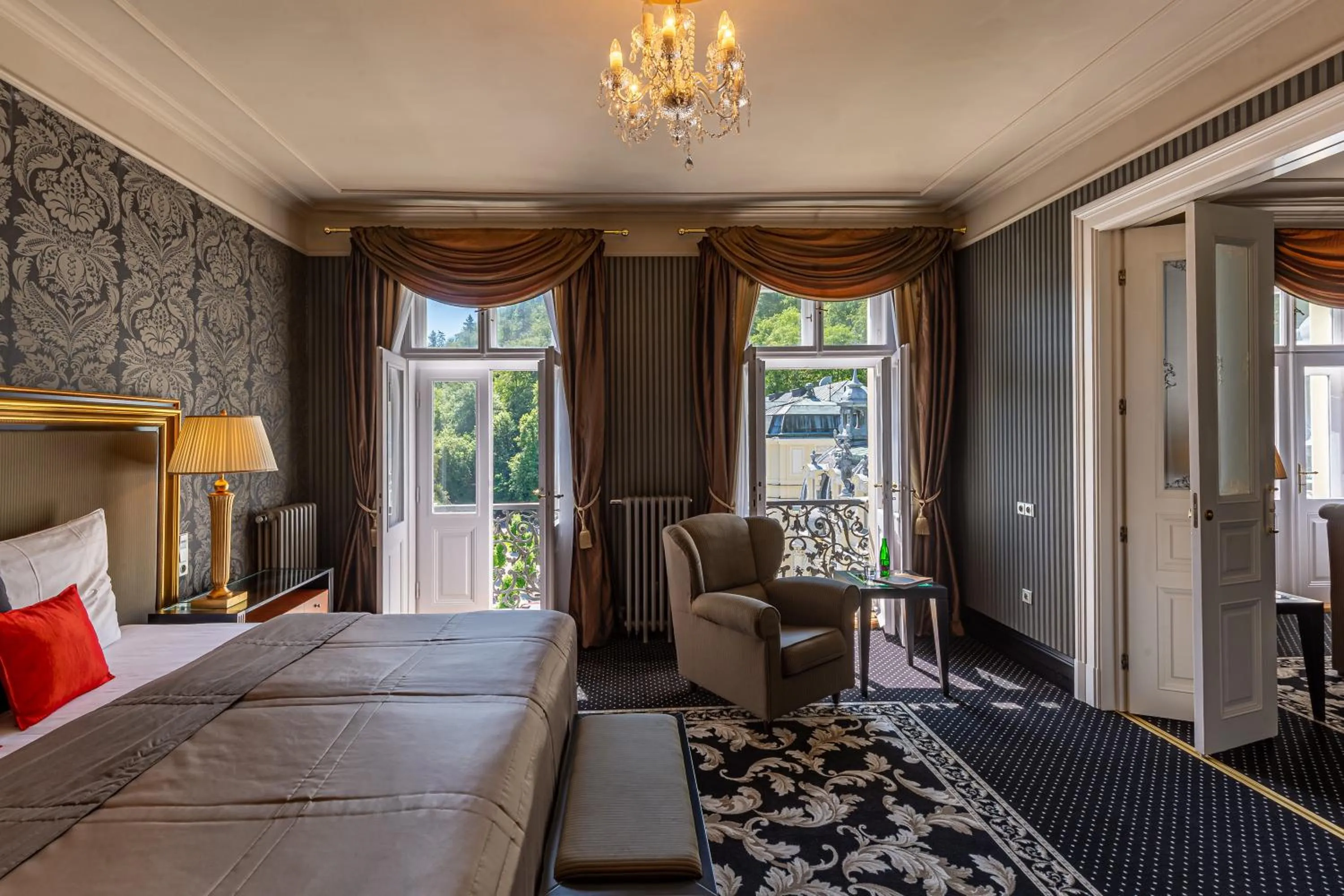 Bedroom, Bed in Grandhotel Pupp