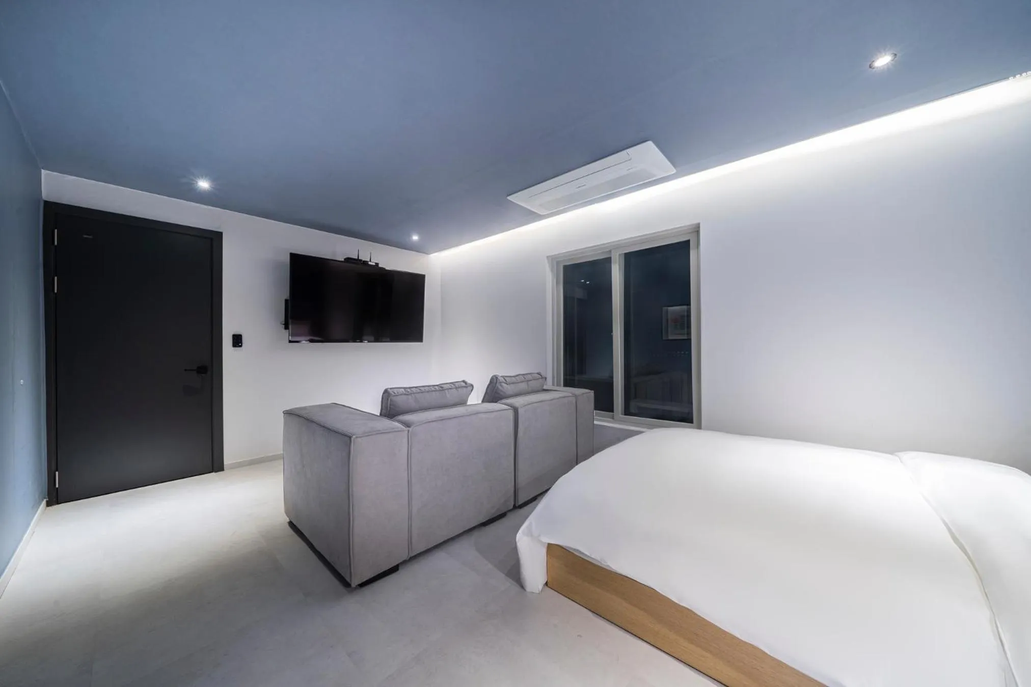 Bed in Croissant Hotel Guri by Aank