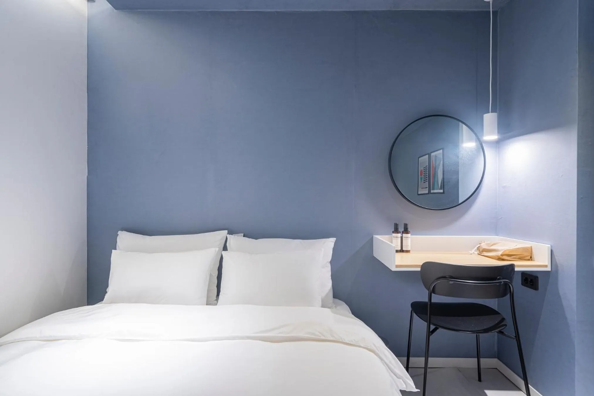 Bed in Croissant Hotel Guri by Aank