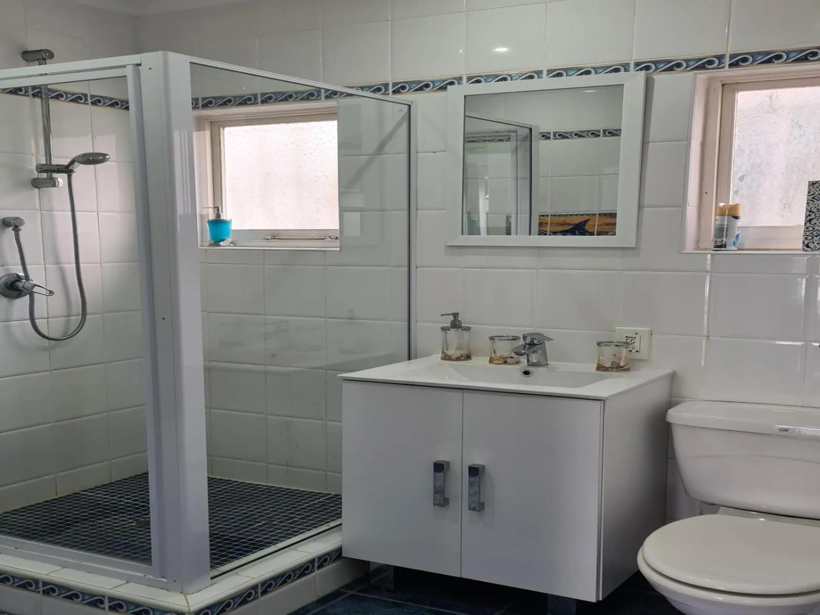 Bathroom in ThE LaZy ShArK