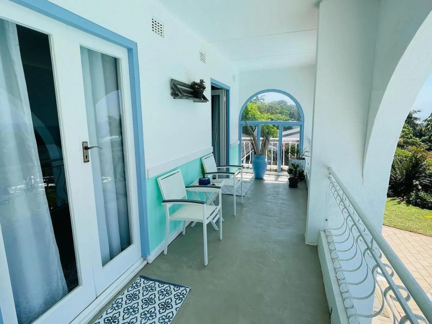 Balcony/Terrace in ThE LaZy ShArK