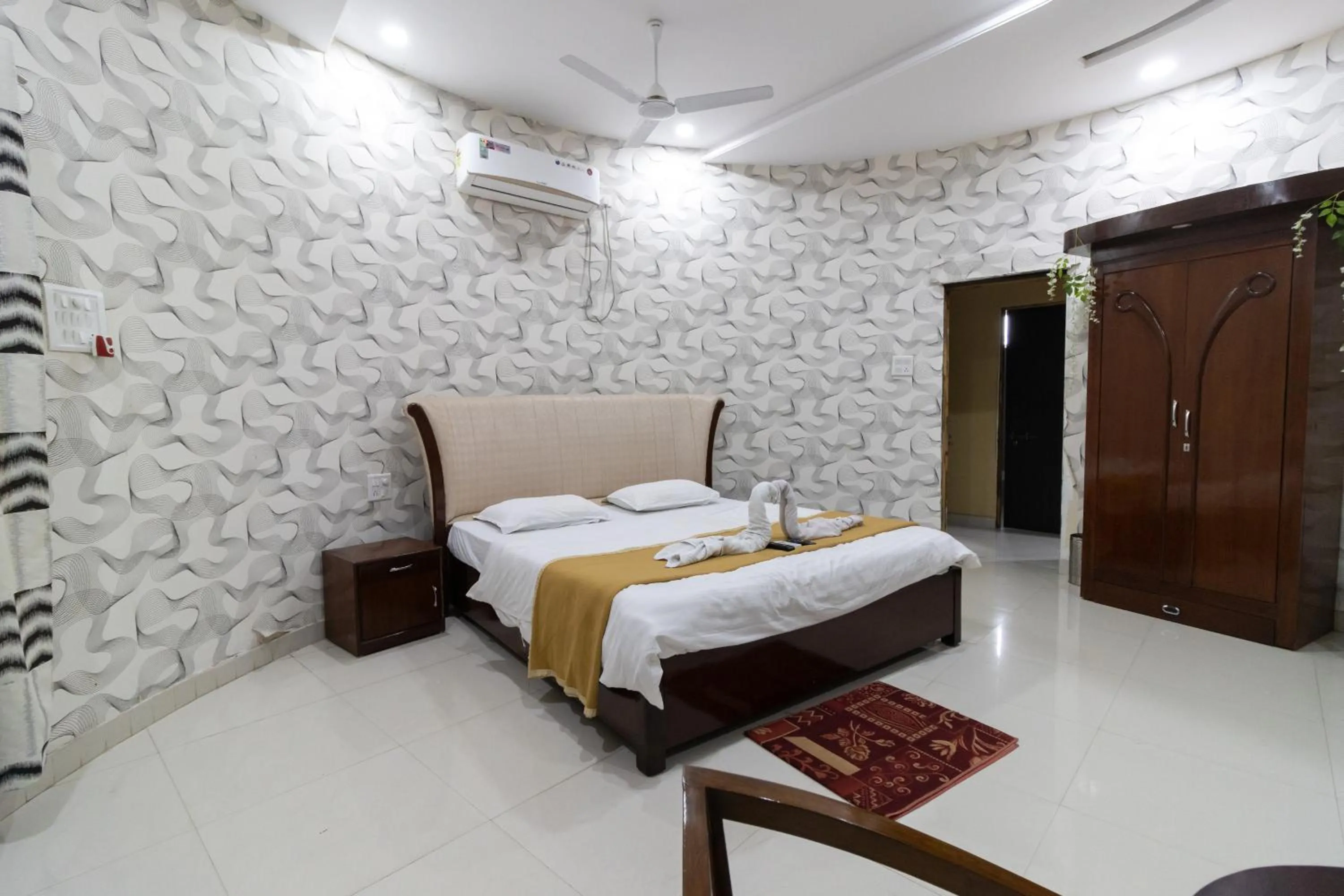 Bed in Vrindavan Gopala Resort