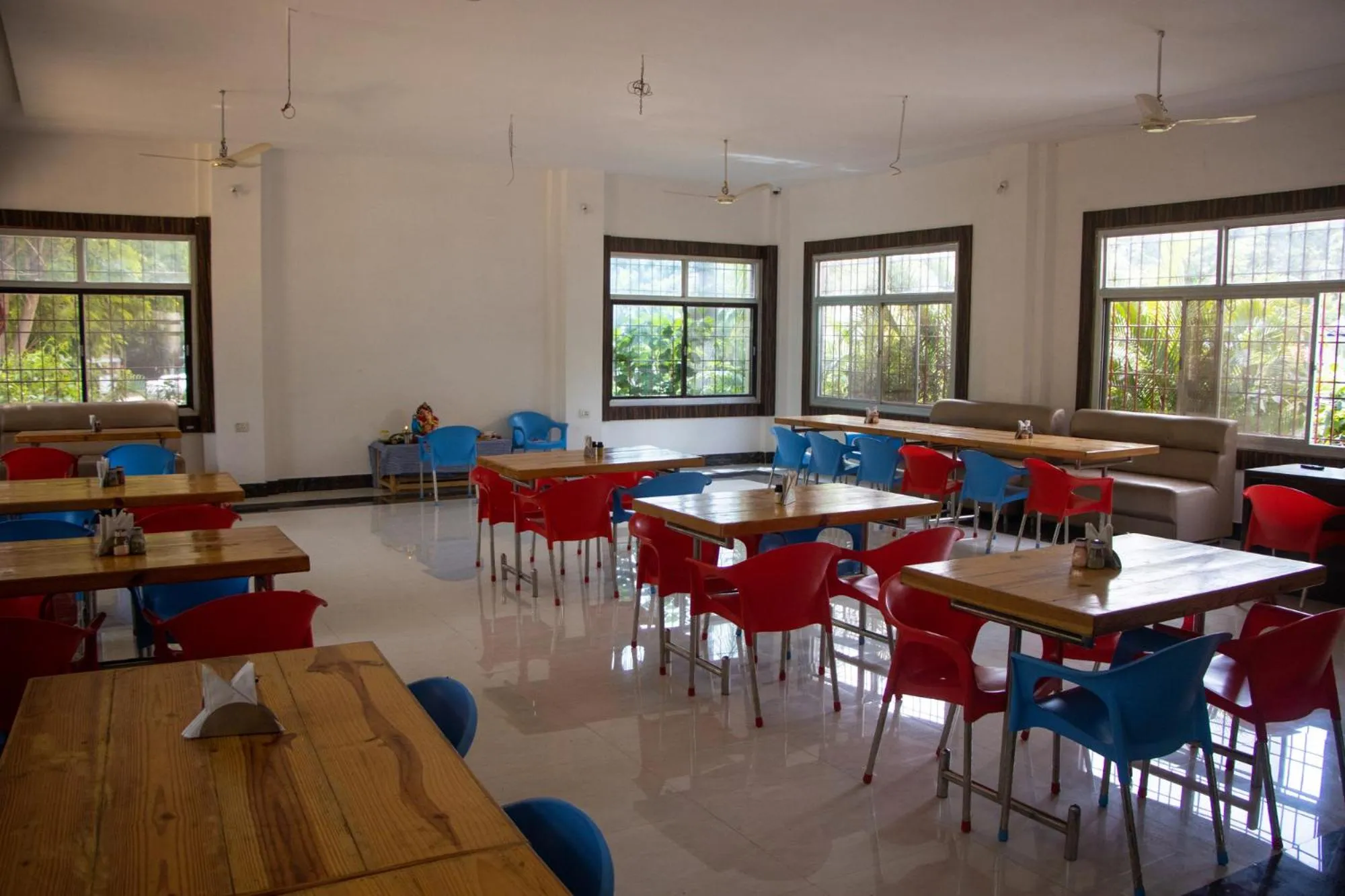 Restaurant/places to eat in Vrindavan Gopala Resort