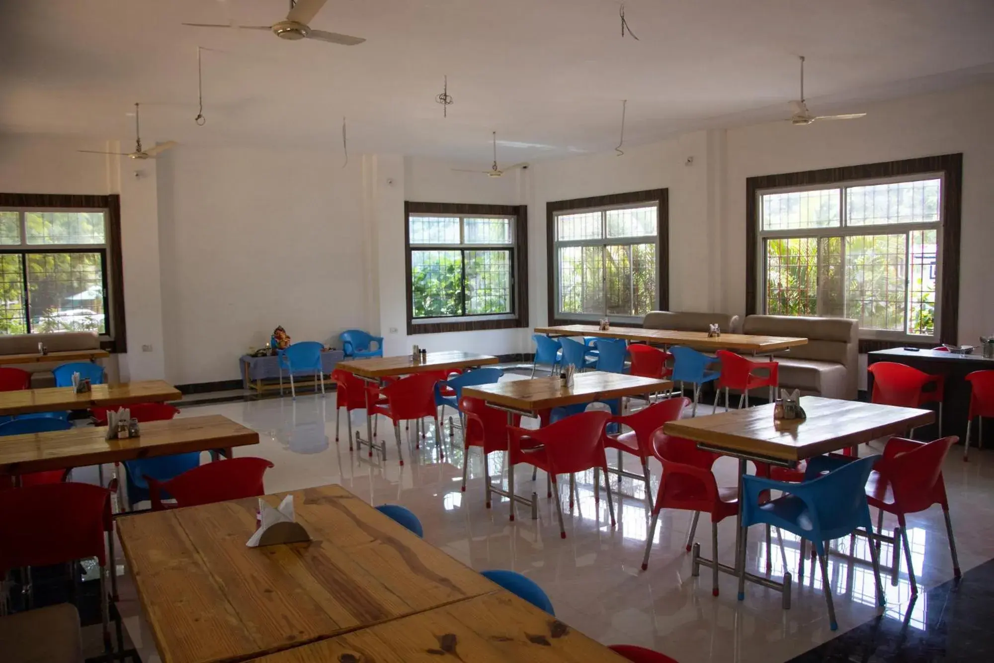 Restaurant/places to eat in Vrindavan Gopala Resort Restaurant/places to eat in Vrindavan Gopala Resort