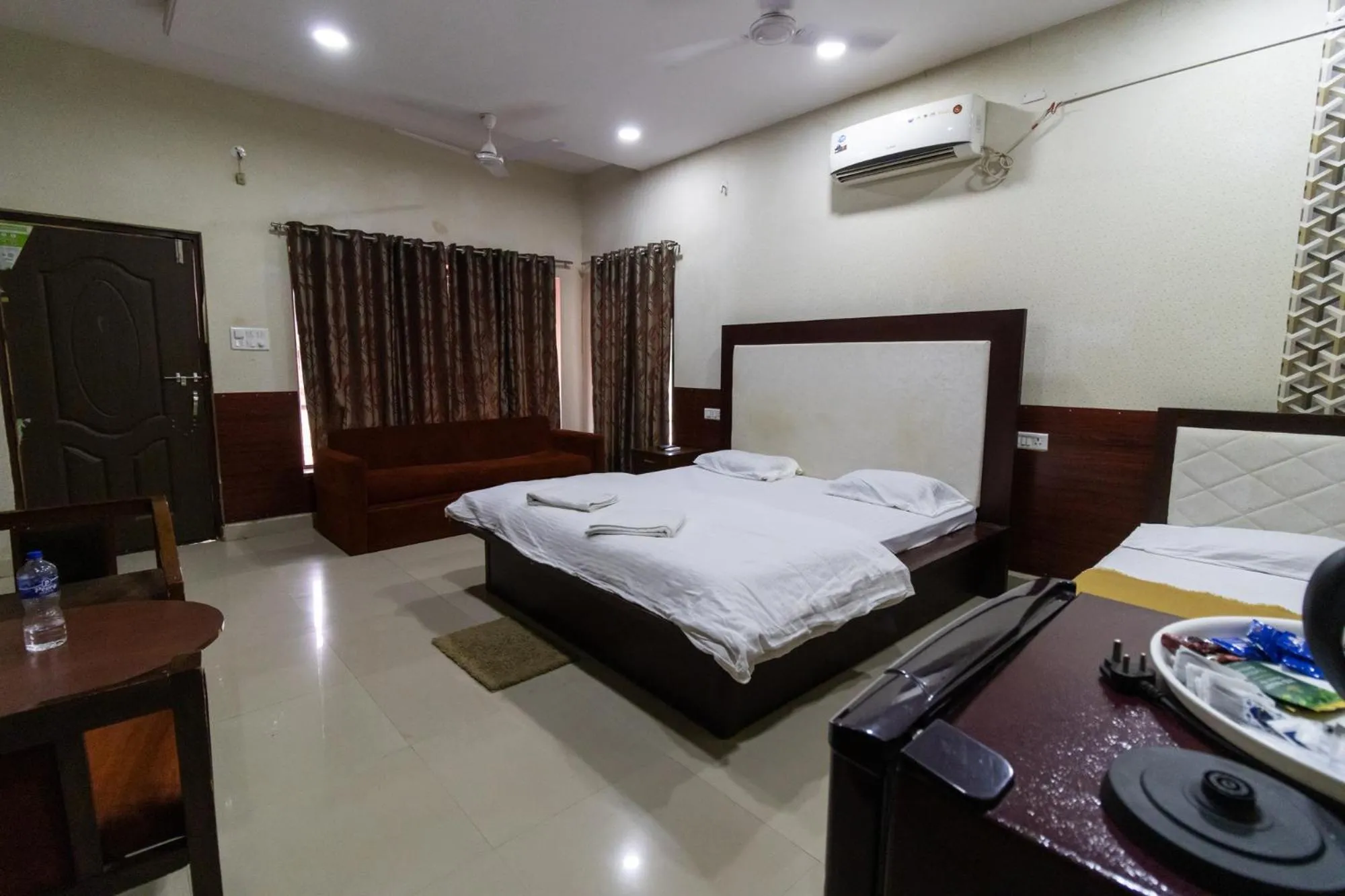 Bedroom, Bed in Vrindavan Gopala Resort