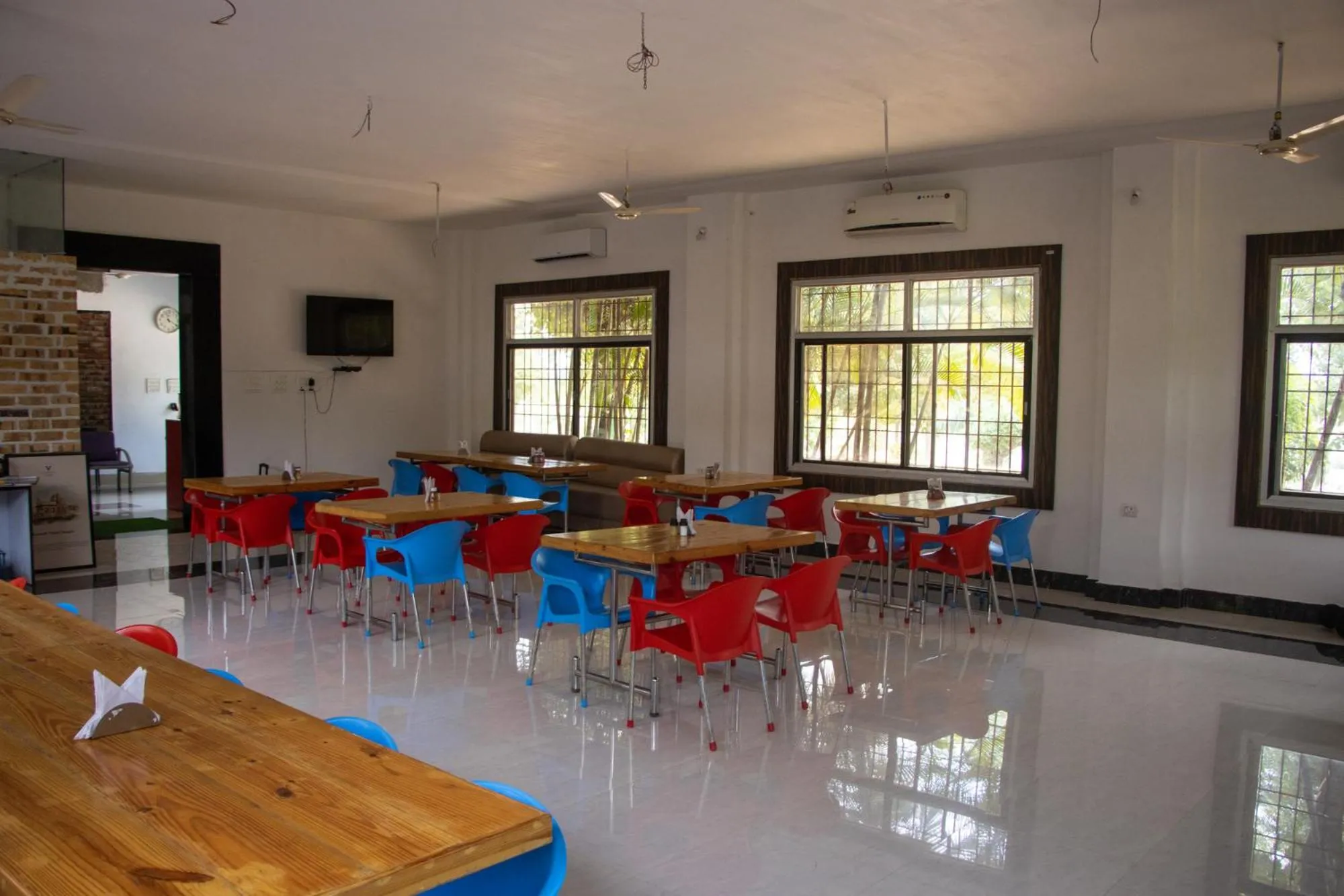 Restaurant/places to eat in Vrindavan Gopala Resort