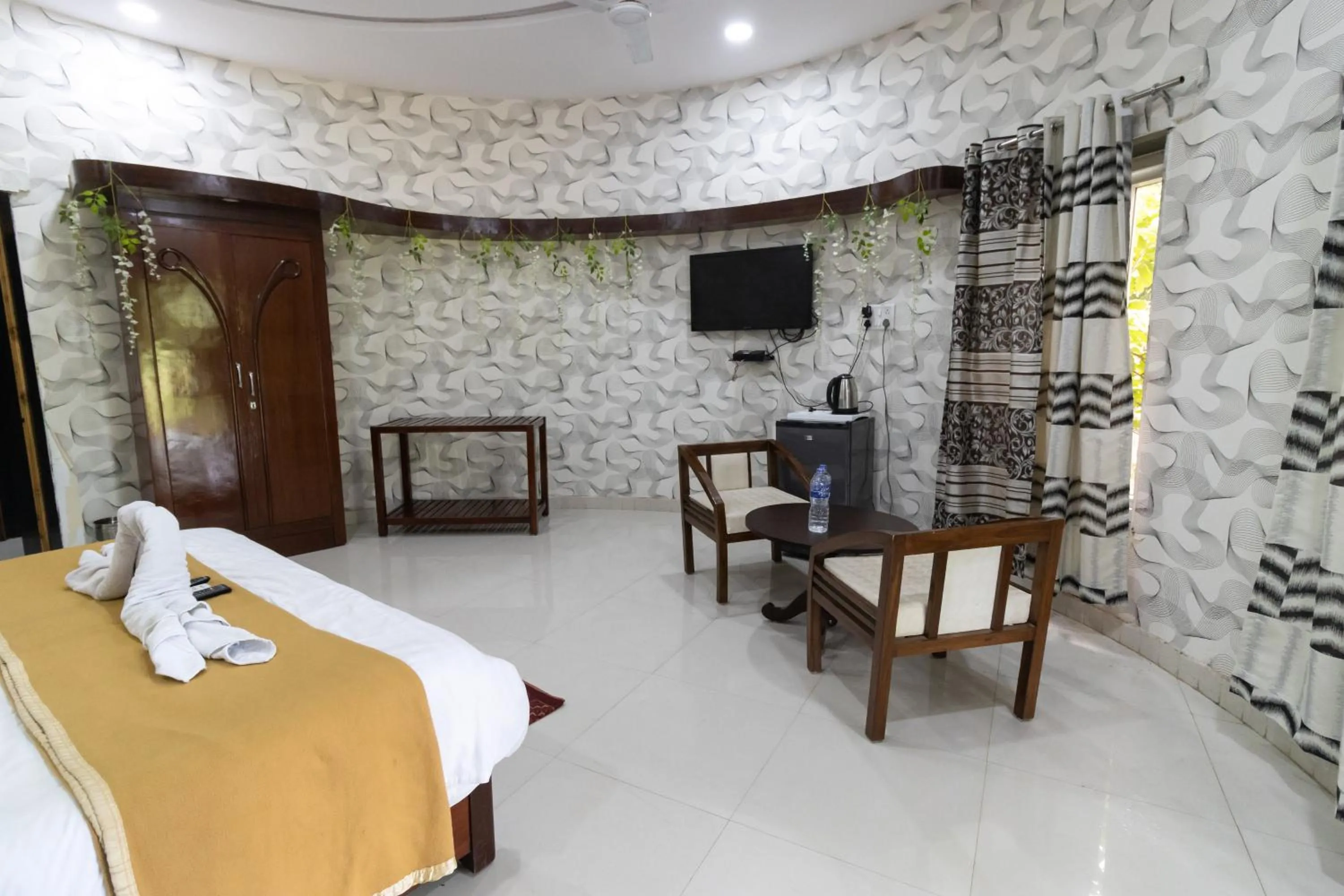 TV and multimedia, Bed in Vrindavan Gopala Resort