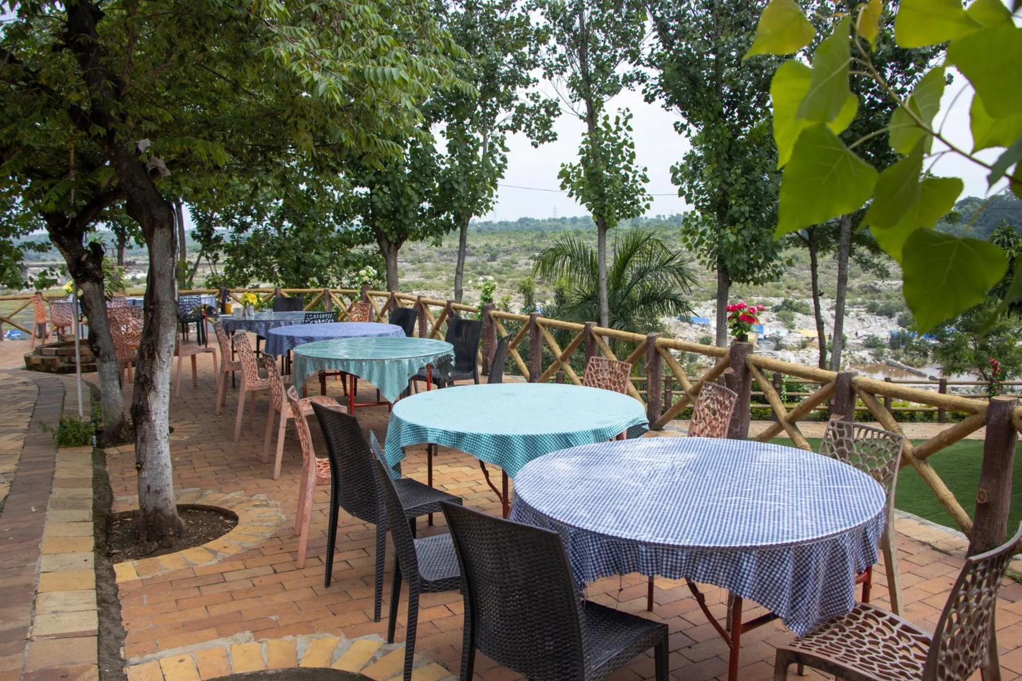 Restaurant/places to eat in Vrindavan Gopala Resort