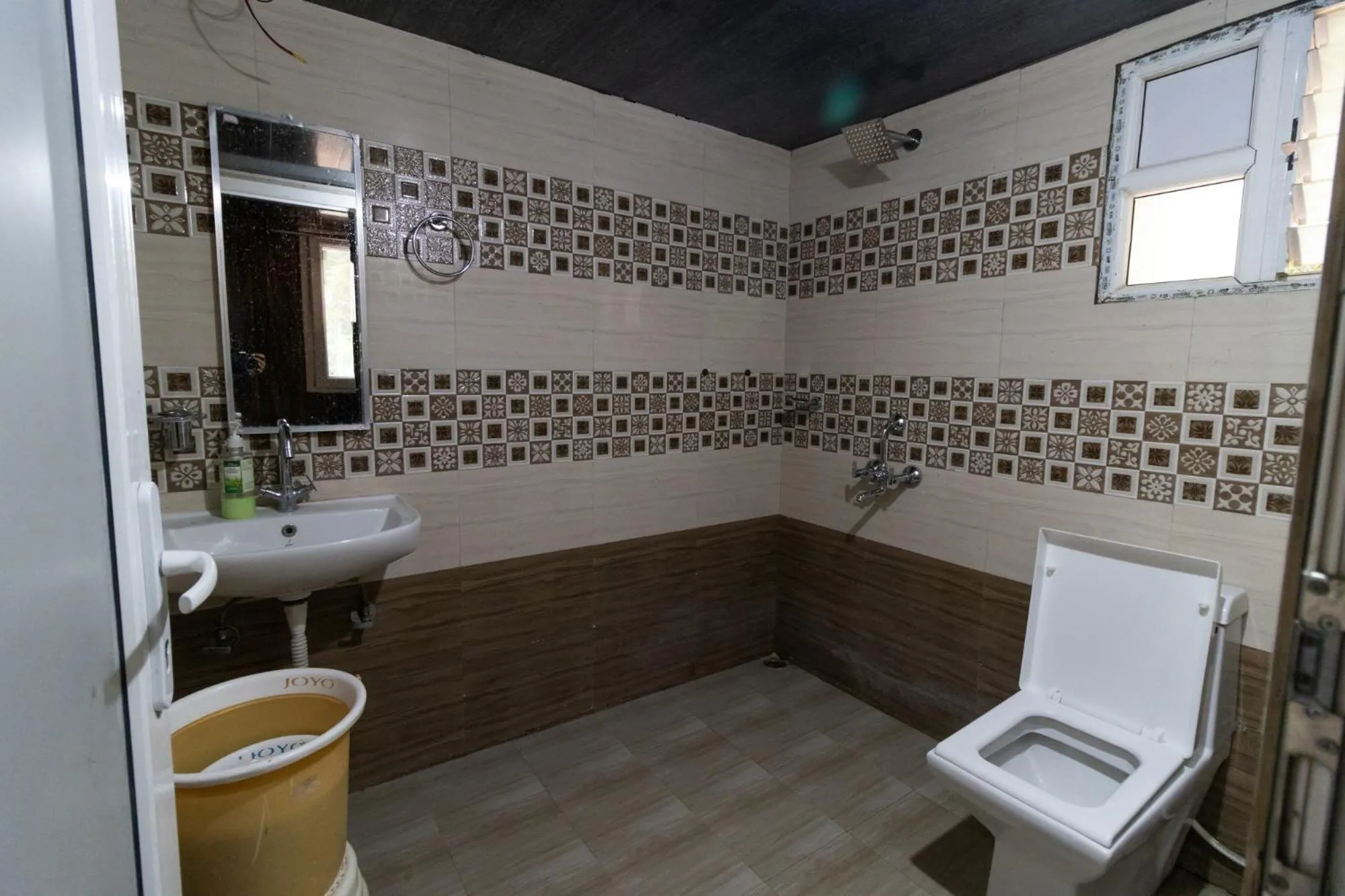 Toilet in Vrindavan Gopala Resort