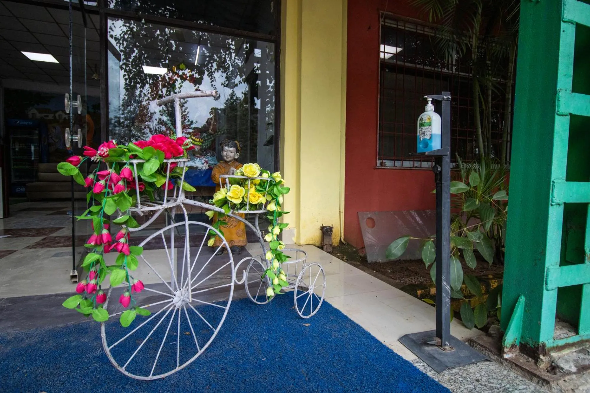 Facade/entrance in Vrindavan Gopala Resort