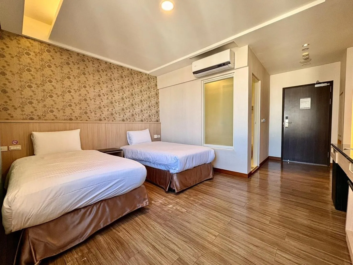 Bed in Tc慢旅花蓮館-近東大門夜市市中心