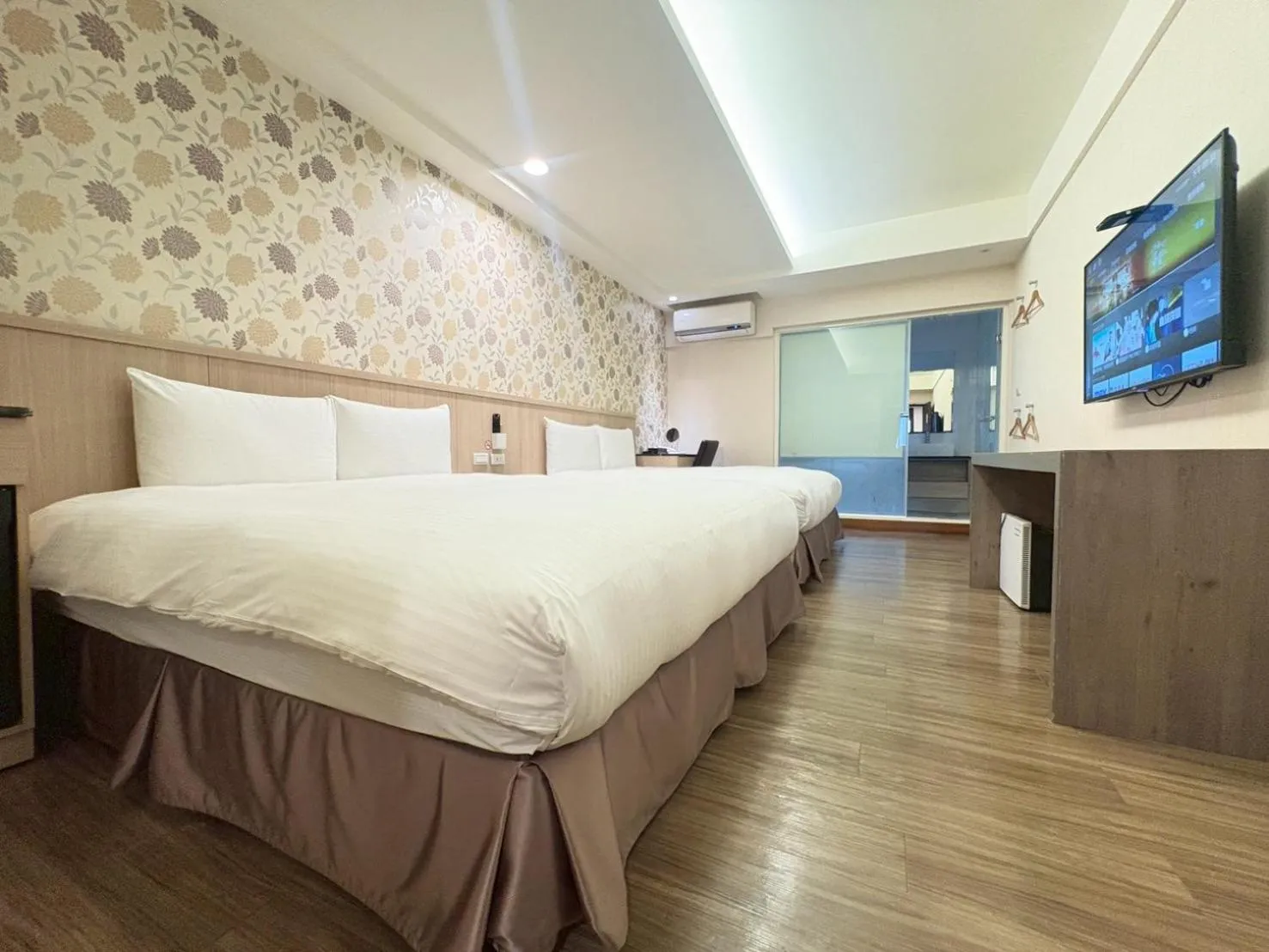 Bed in Tc慢旅花蓮館-近東大門夜市市中心