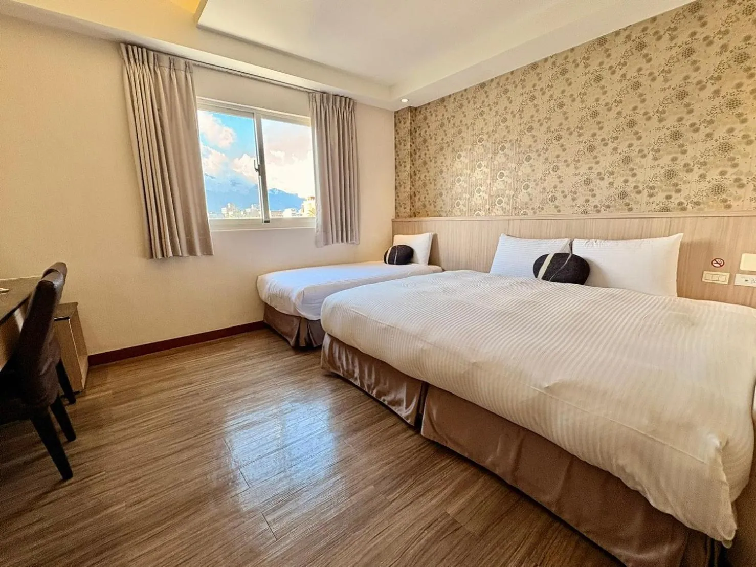 Bed in Tc慢旅花蓮館-近東大門夜市市中心