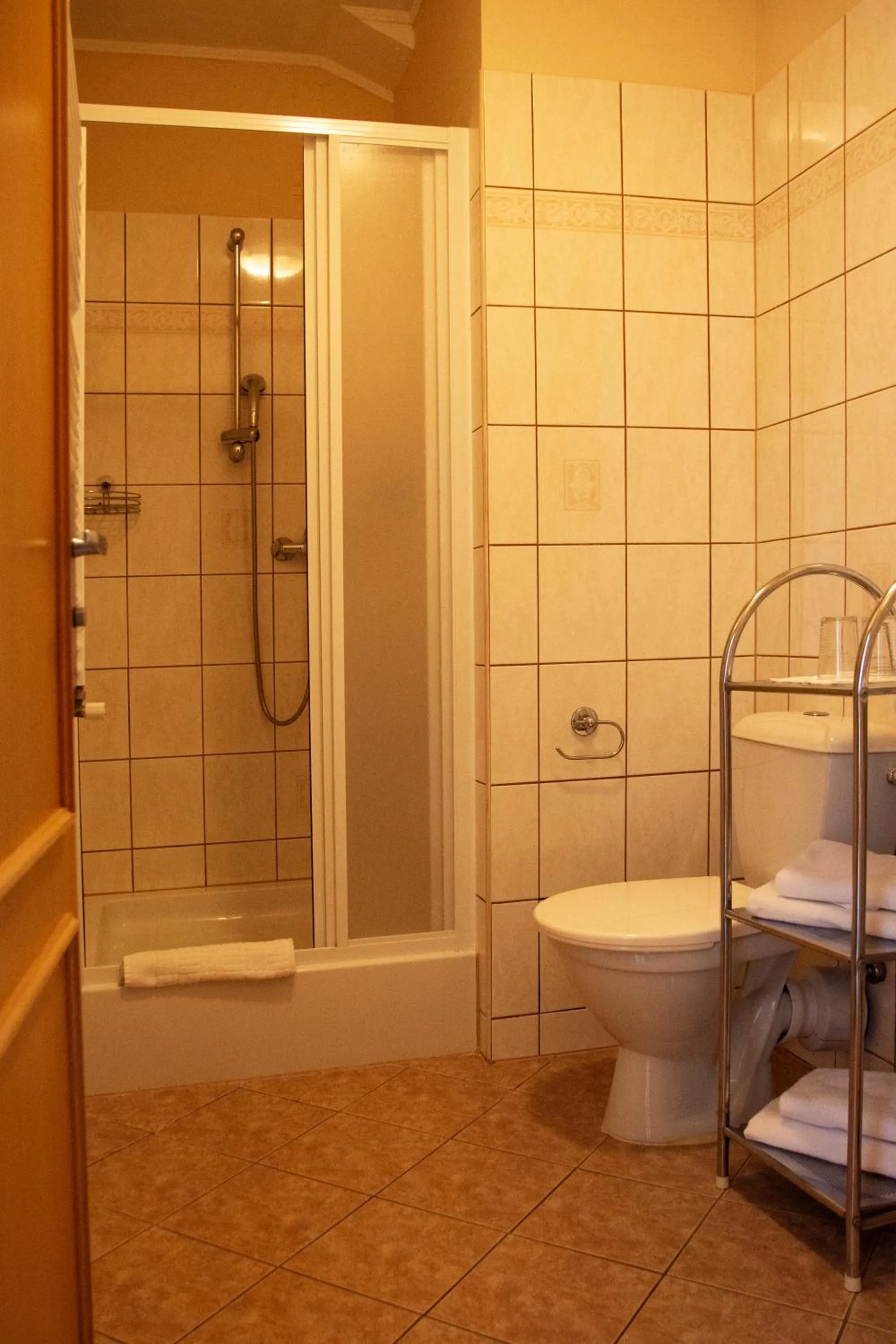 Bathroom in EA Hotel Mozart