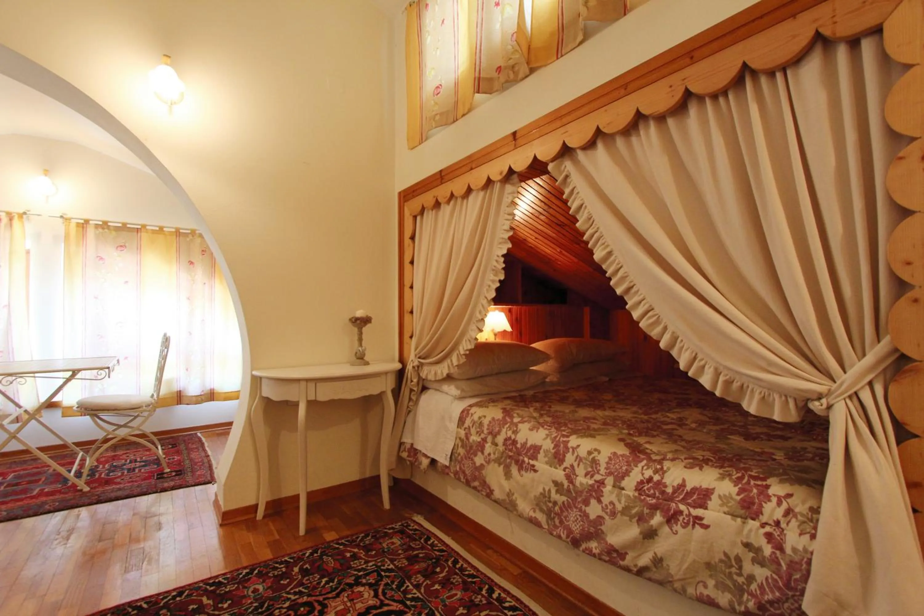 Bed in Villa Carol Appartamento e B&B