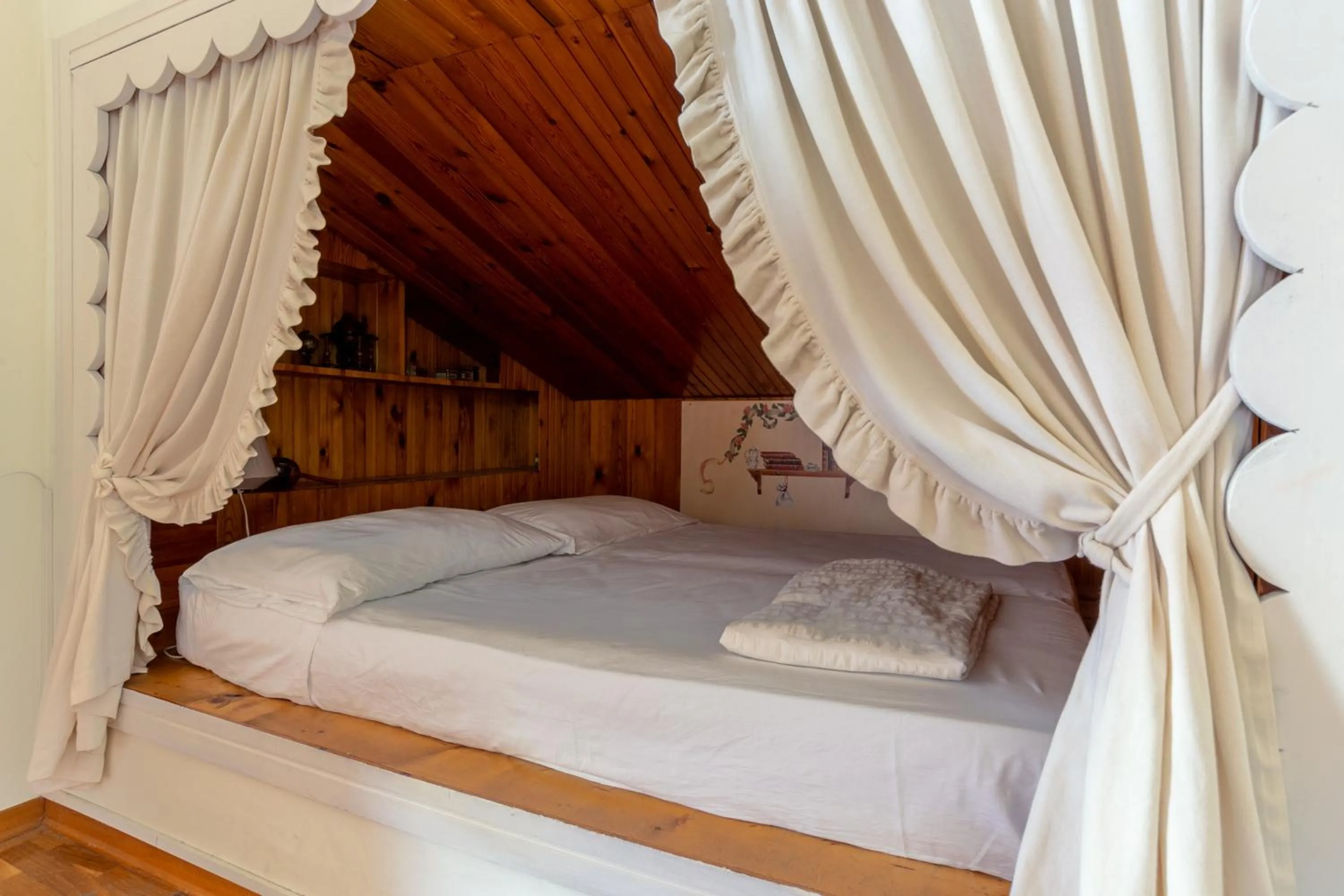 Bed in Villa Carol Appartamento e B&B