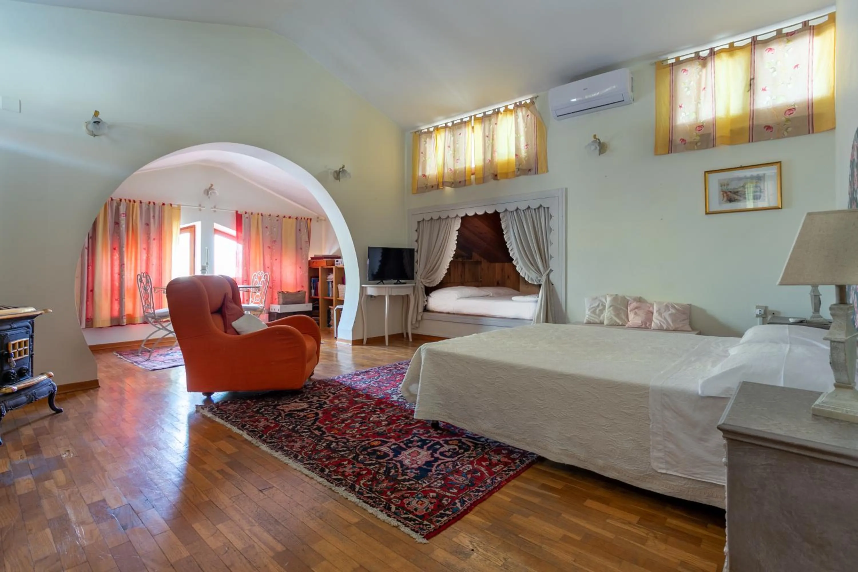 Photo of the whole room, Bed in Villa Carol Appartamento e B&B
