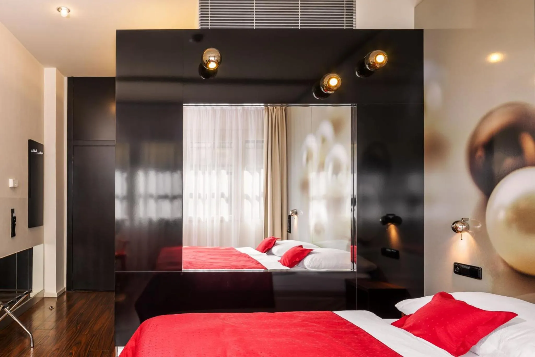 Bedroom, Bed in Perla Hotel