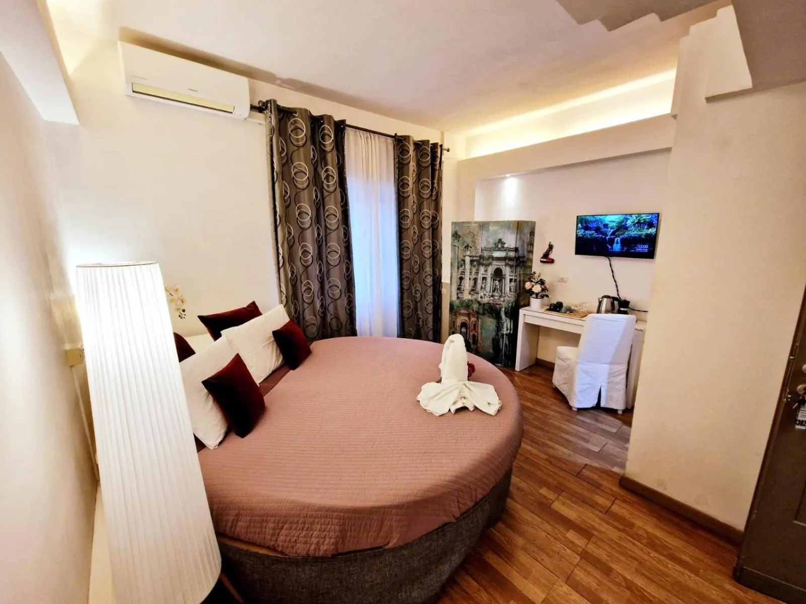 Bed in Appia Avenue 639