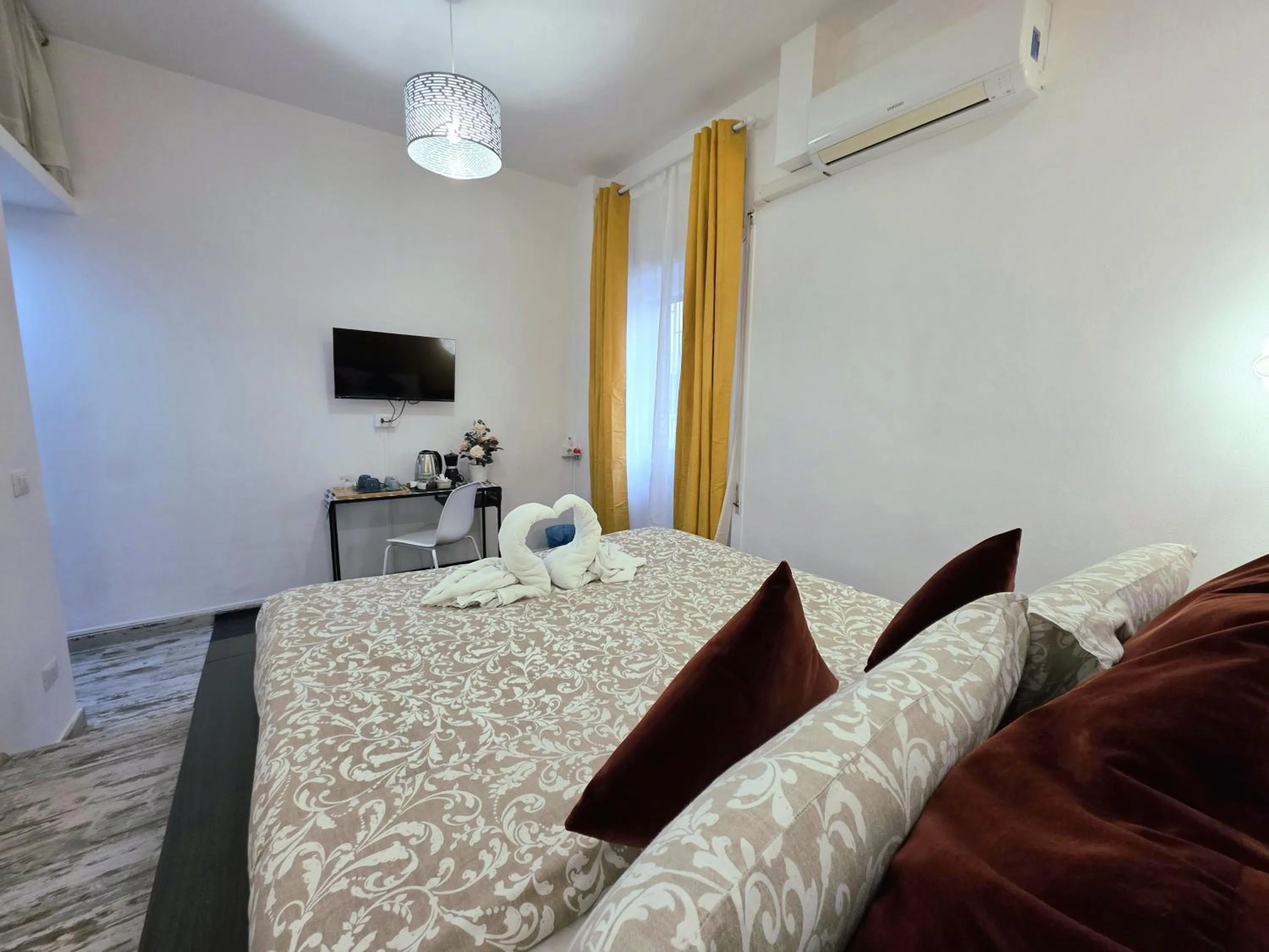 Bed in Appia Avenue 639