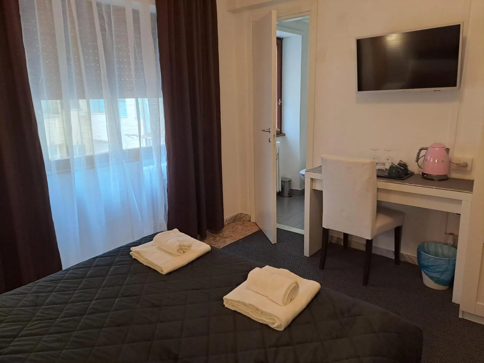 Bed in Appia Avenue 639