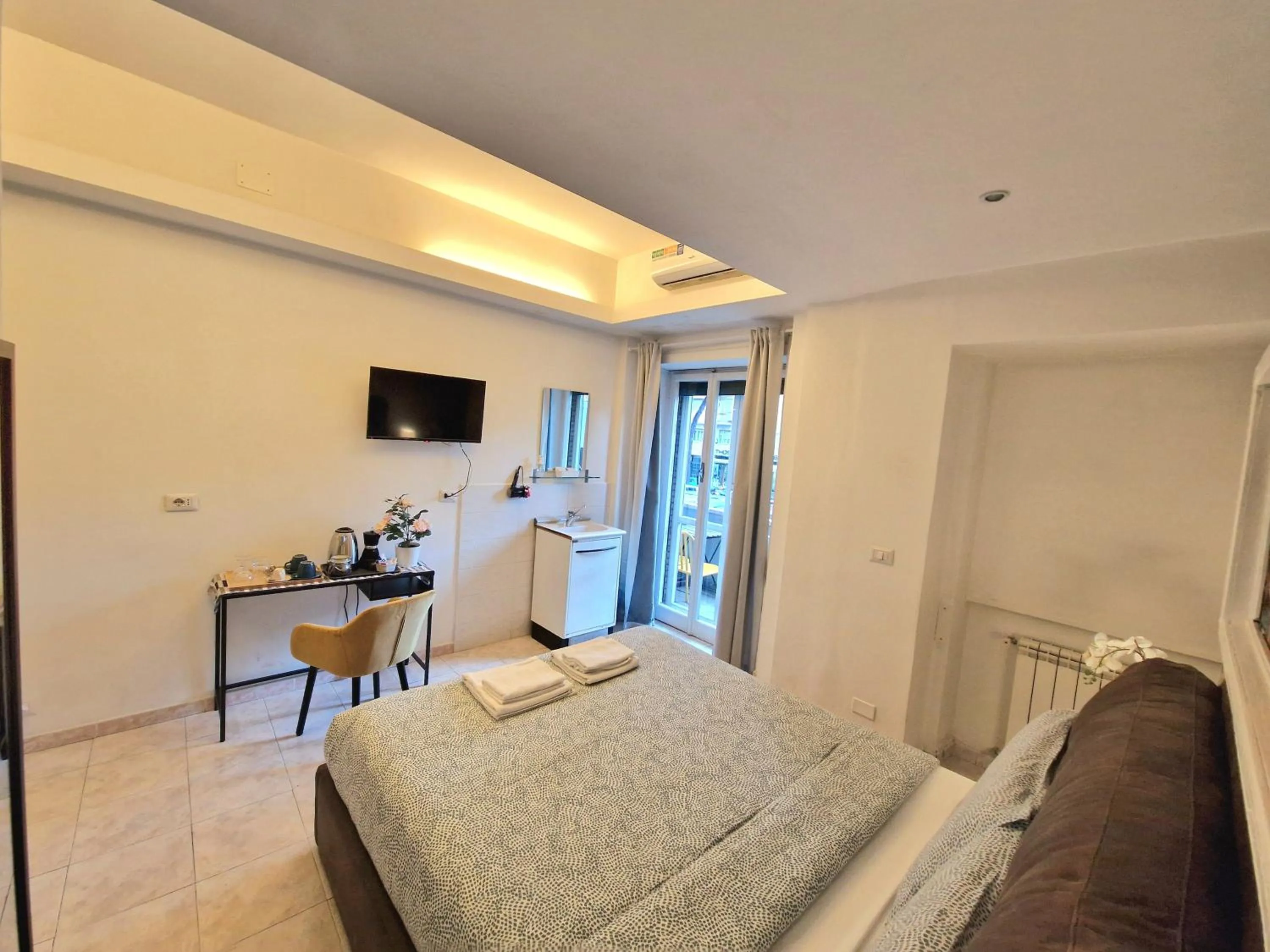 Bed in Appia Avenue 639