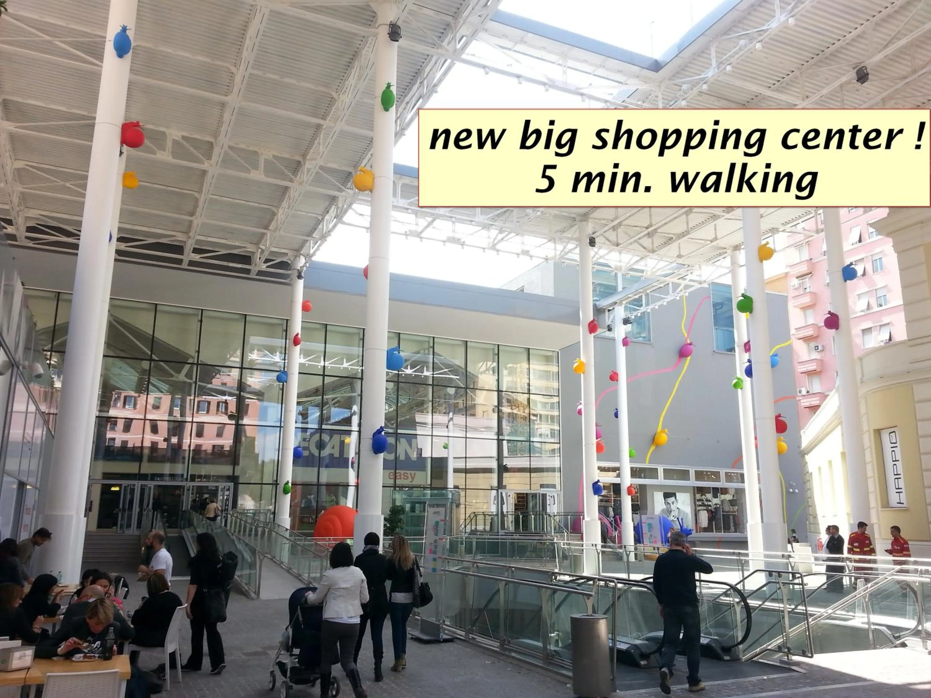 group of guests in Appia Avenue 639