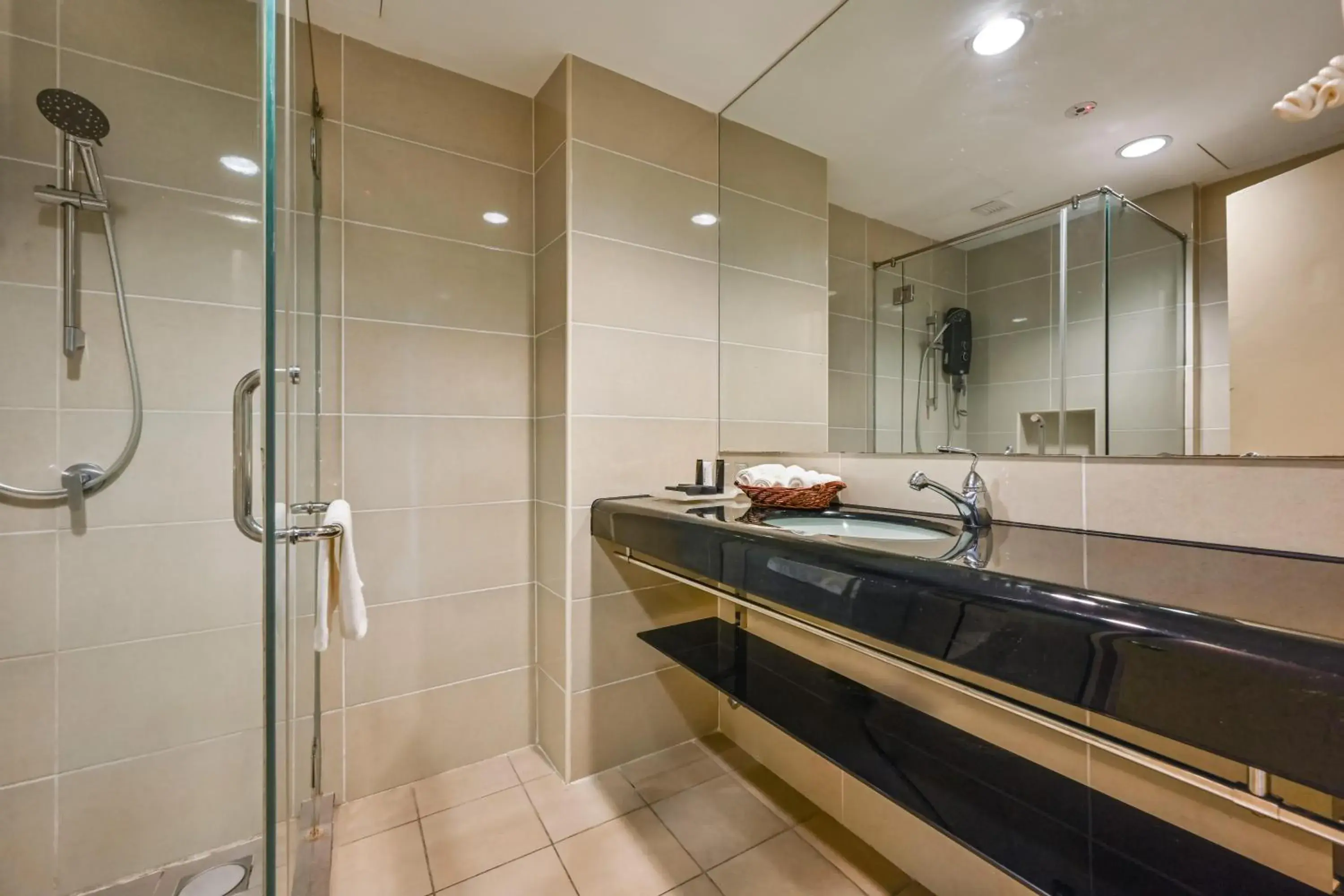 Deluxe King Room in Seeds Hotel Premier Pudu Kuala Lumpur Previously Hotel Pudu Plaza KL Deluxe King Room in Seeds Hotel Premier Pudu Kuala Lumpur Previously Hotel Pudu Plaza KL