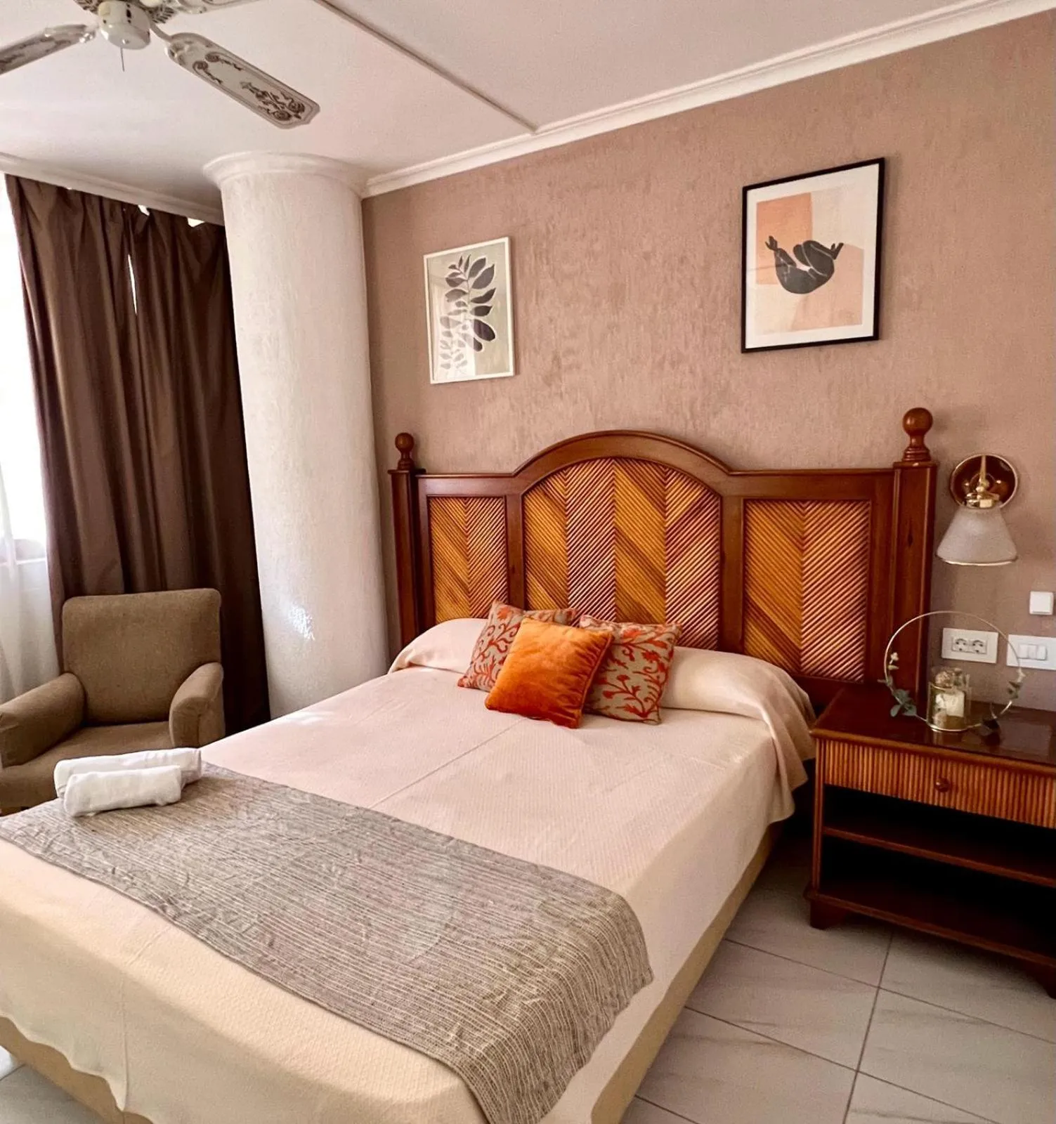 Decorative detail, Bed in Hotel Atlántico Centro