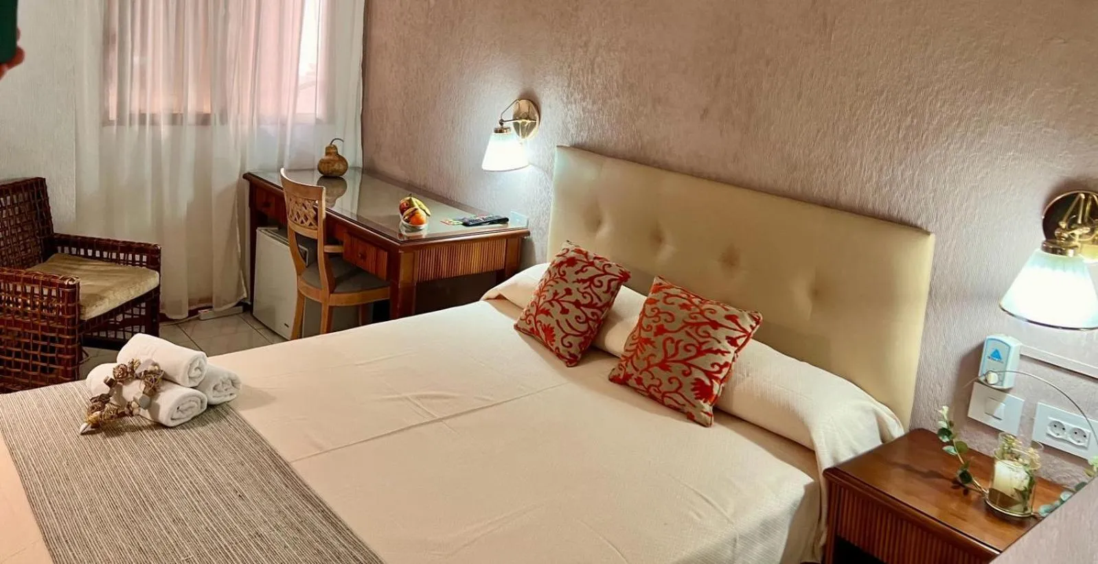 Decorative detail, Bed in Hotel Atlántico Centro