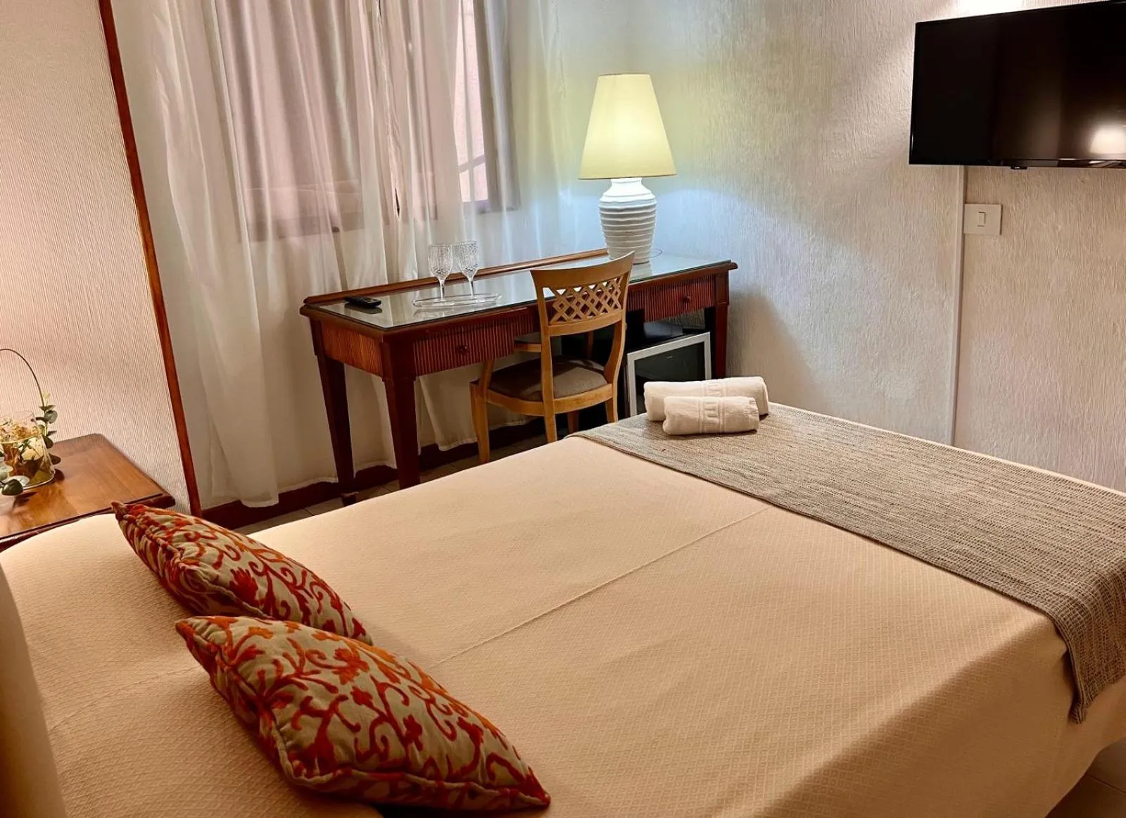 Decorative detail, Bed in Hotel Atlántico Centro