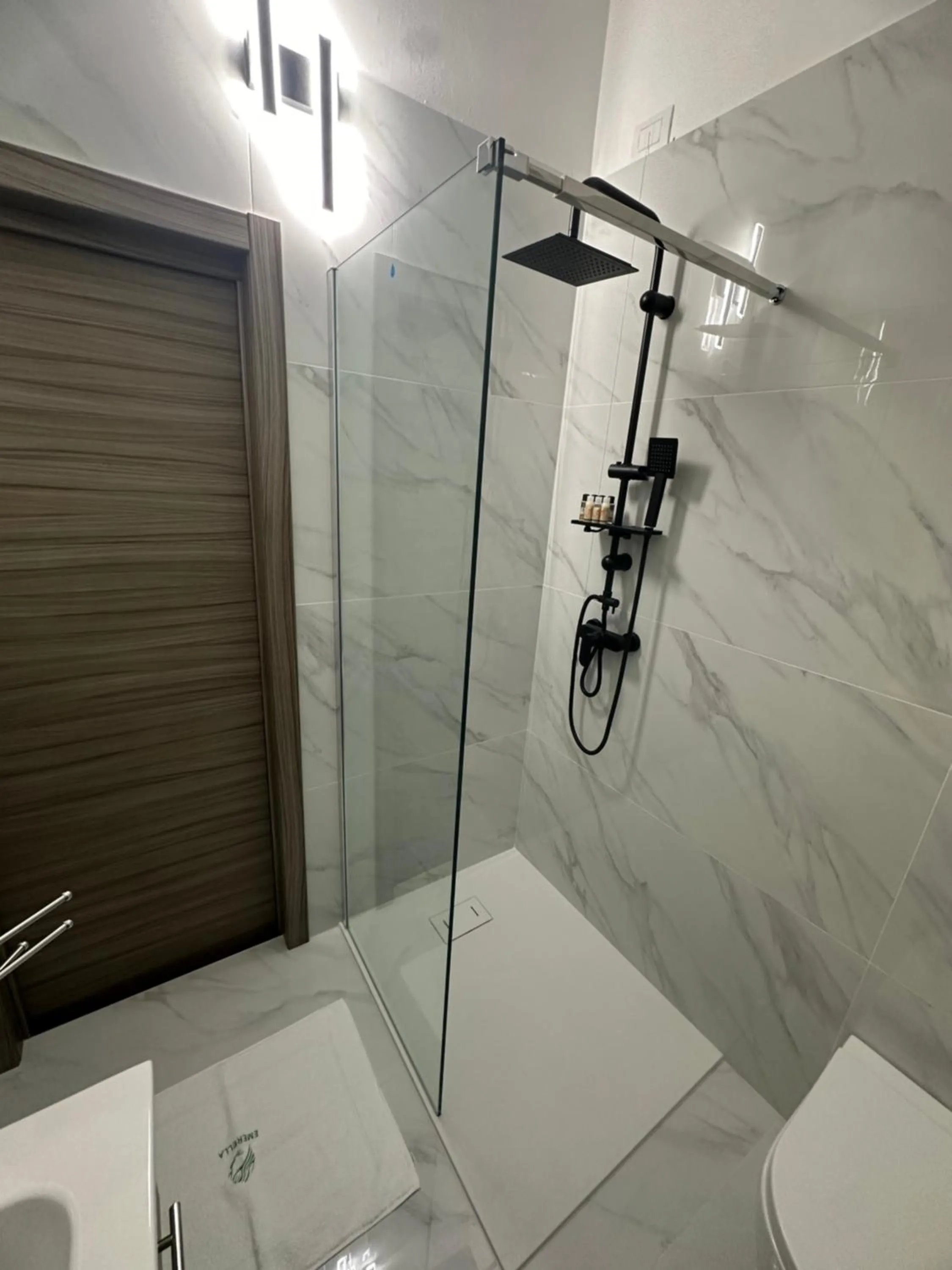 Shower in Emerella Luxury Suites-Siderno Lungomare