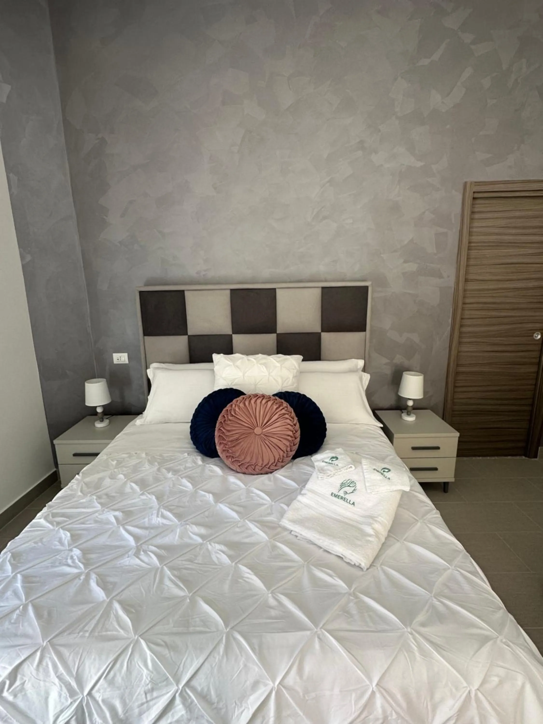 Bed in Emerella Luxury Suites-Siderno Lungomare