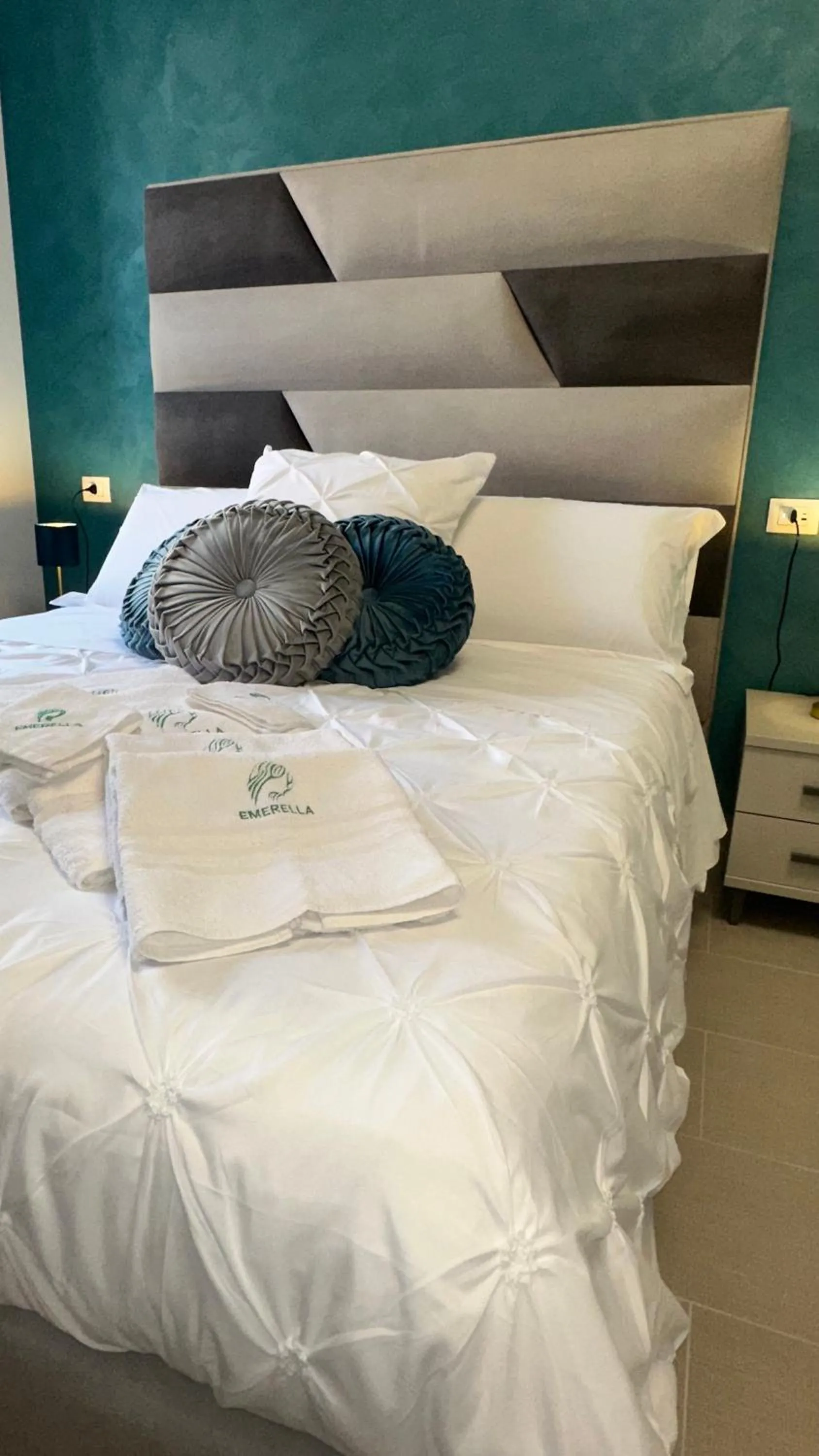 Bed in Emerella Luxury Suites-Siderno Lungomare