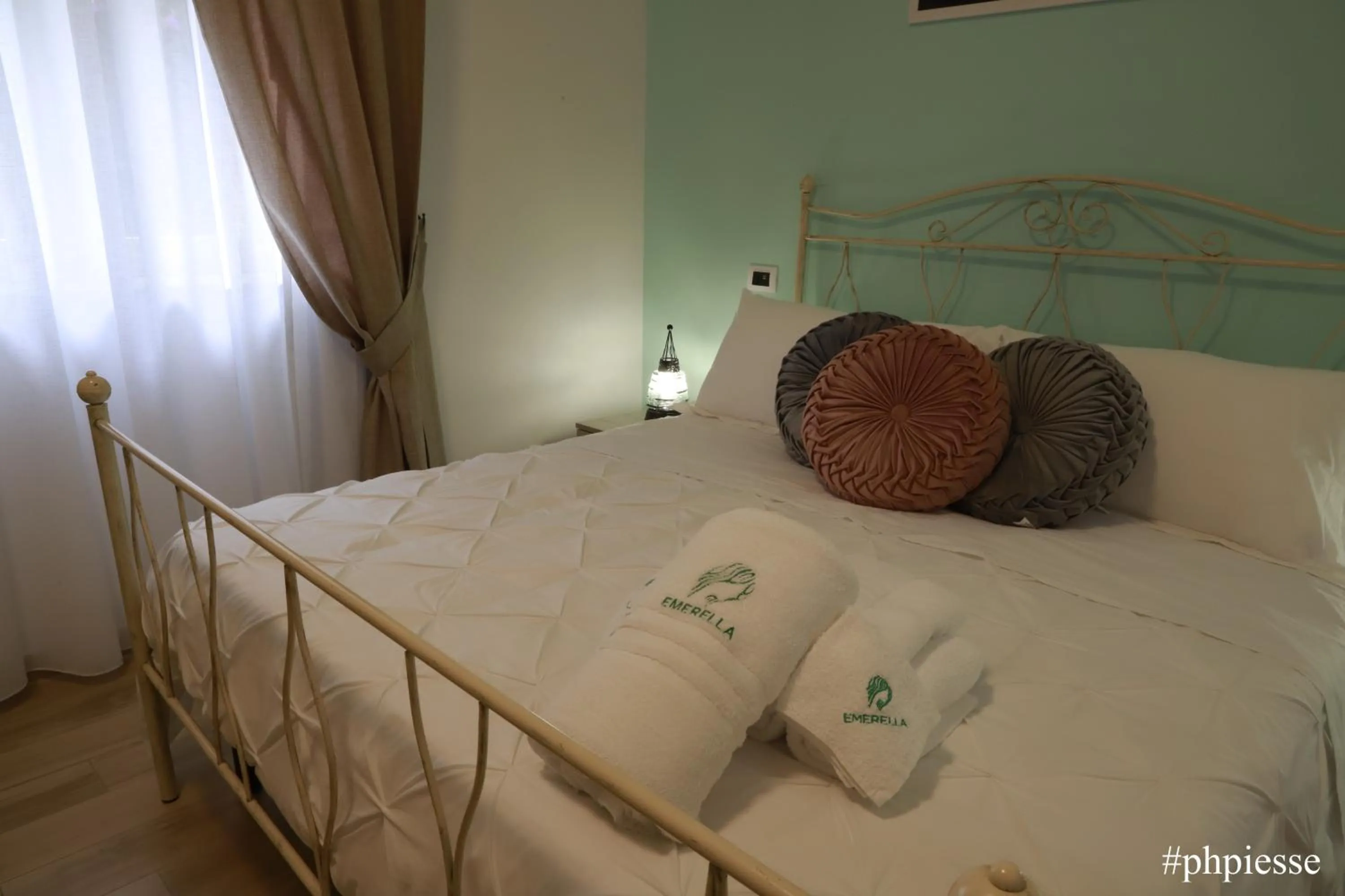 Bed in Emerella Luxury Suites-Siderno Lungomare