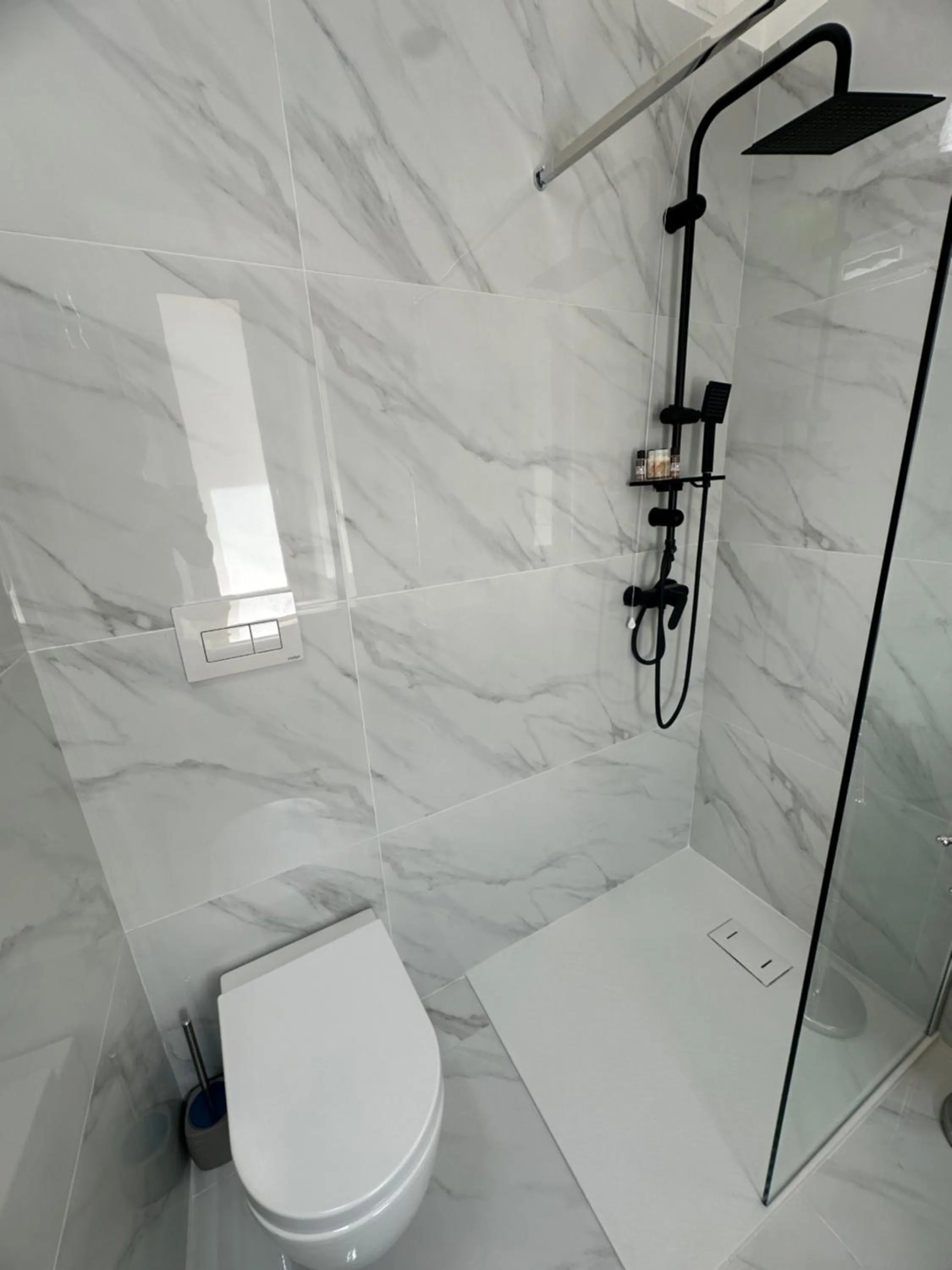 Shower in Emerella Luxury Suites-Siderno Lungomare