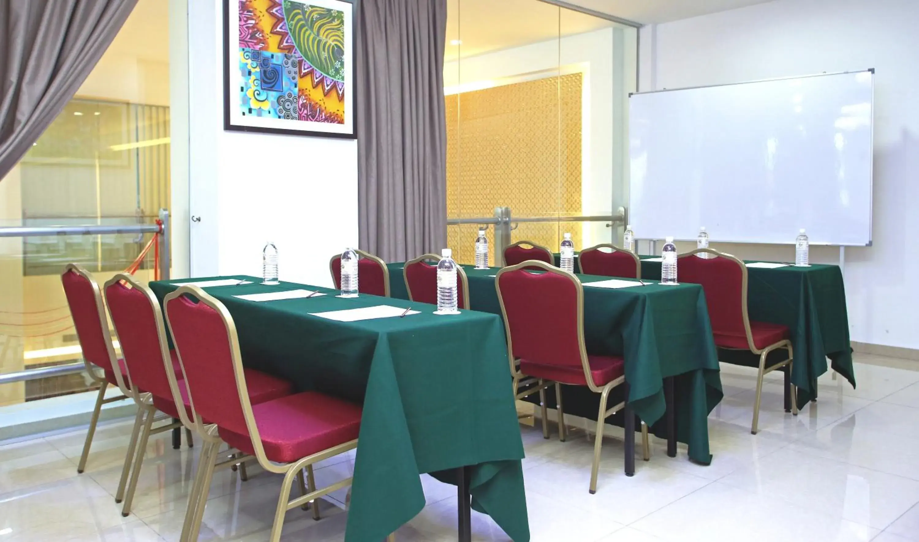 Business facilities, Restaurant/Places to Eat in Cairnhill Hotel Kuala Lumpur